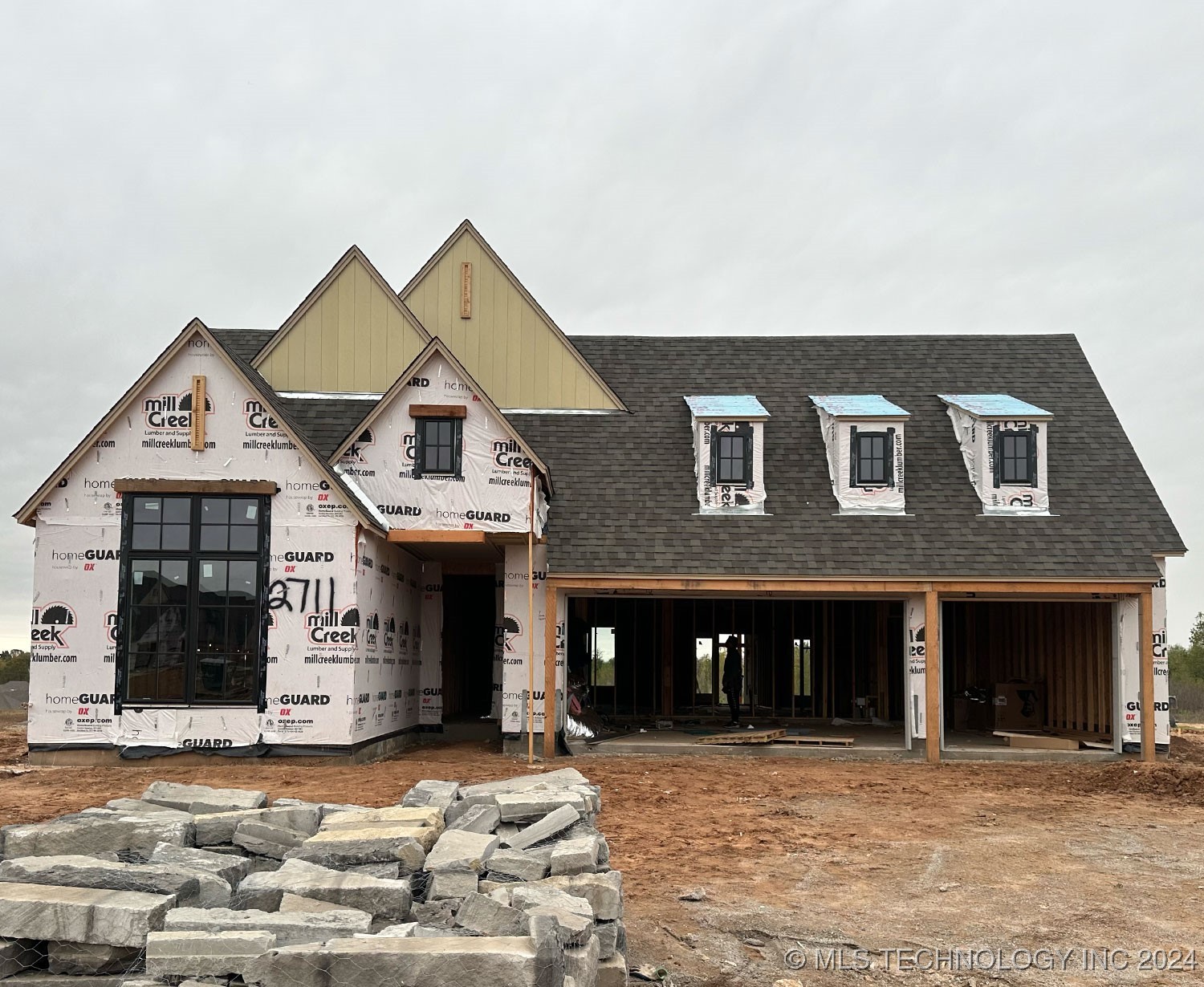 2711 W Van Buren Court Property Photo