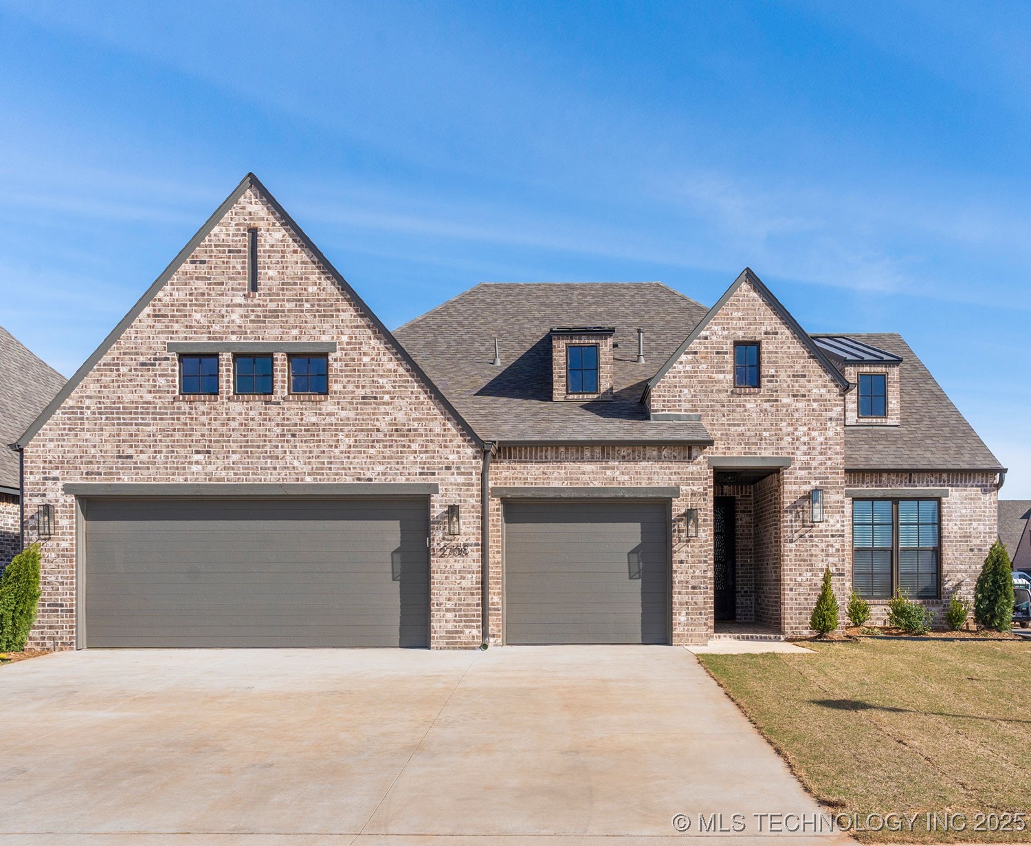 2708 W Van Buren Court Property Photo 1
