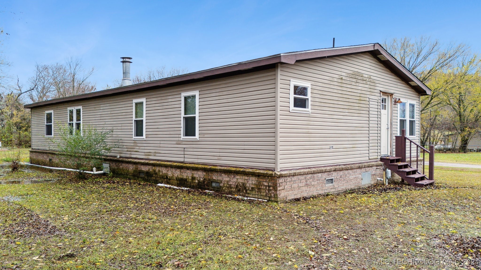 14894 E Main Street Property Photo 4