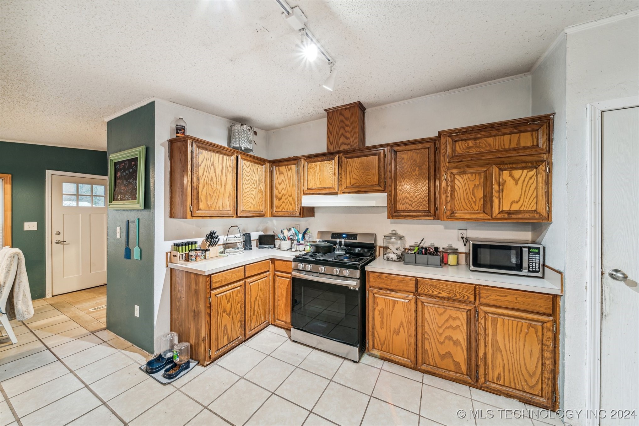 14894 E Main Street Property Photo 12