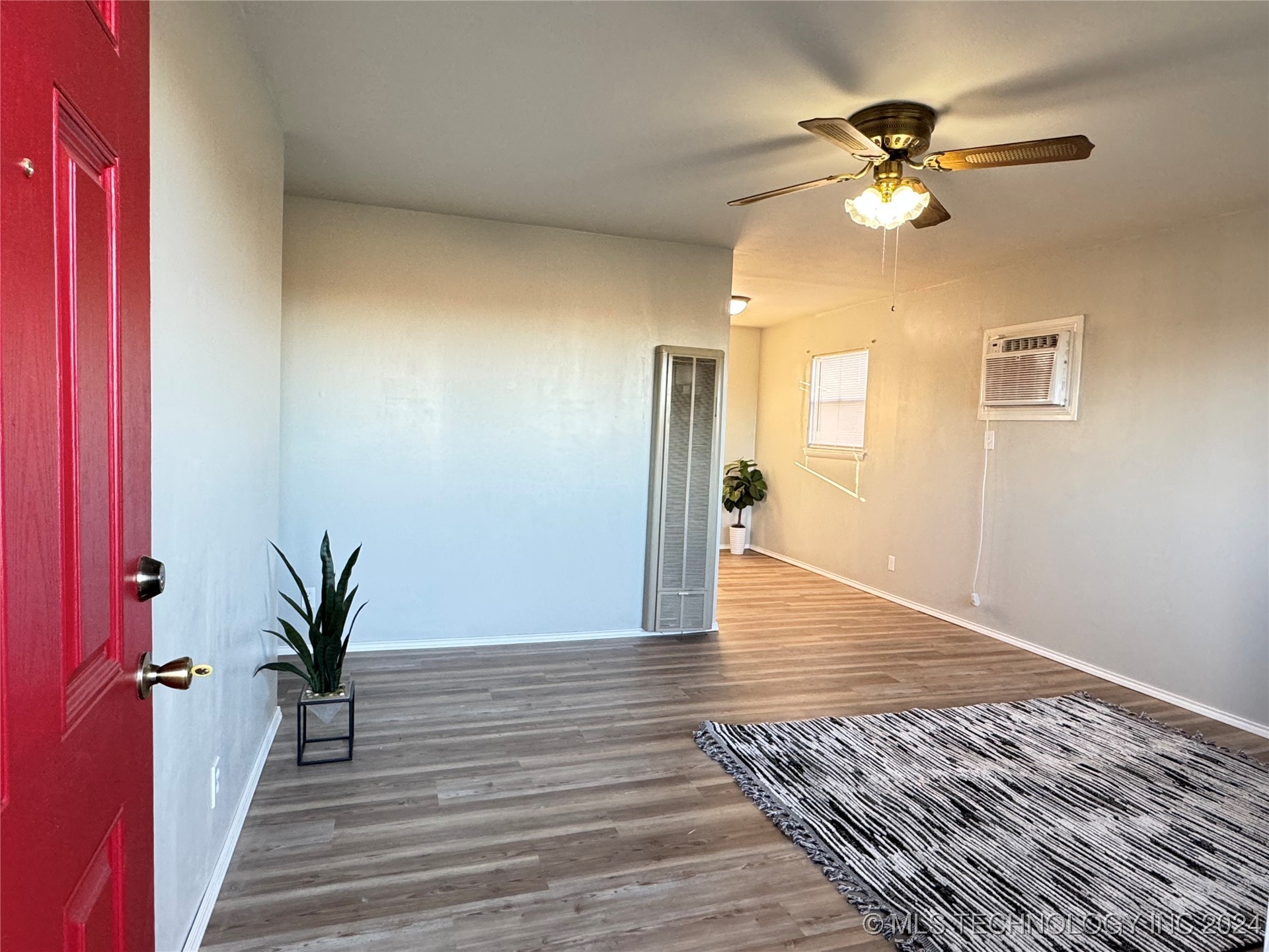 1708 N Linwood Avenue Property Photo 3