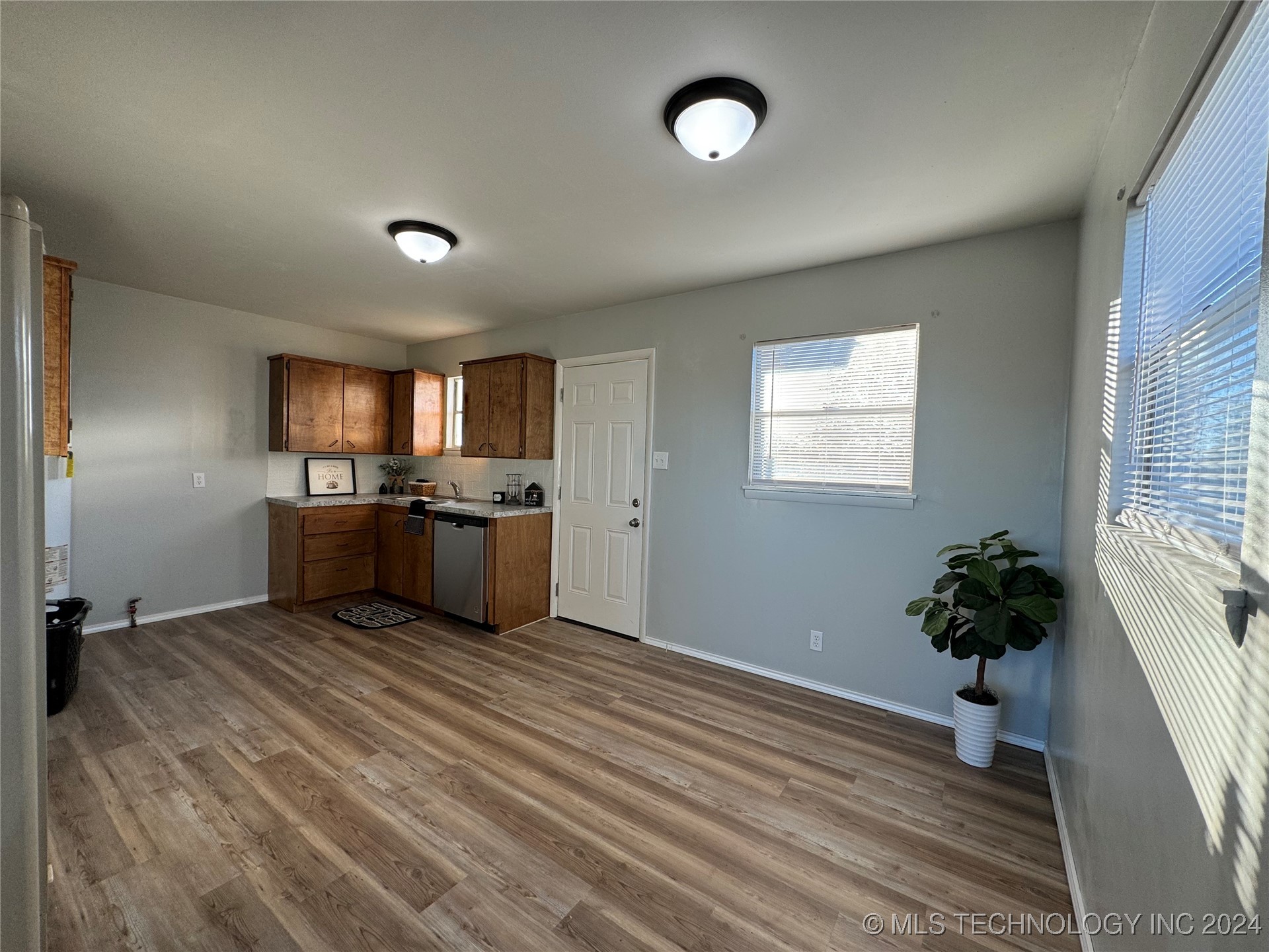 1708 N Linwood Avenue Property Photo 4