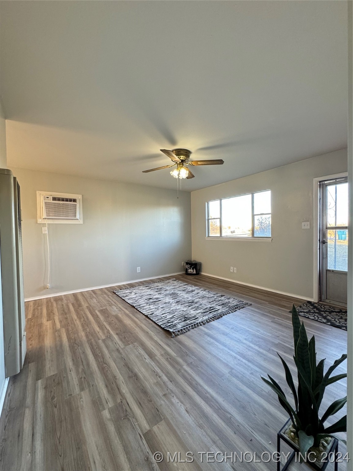 1708 N Linwood Avenue Property Photo 6