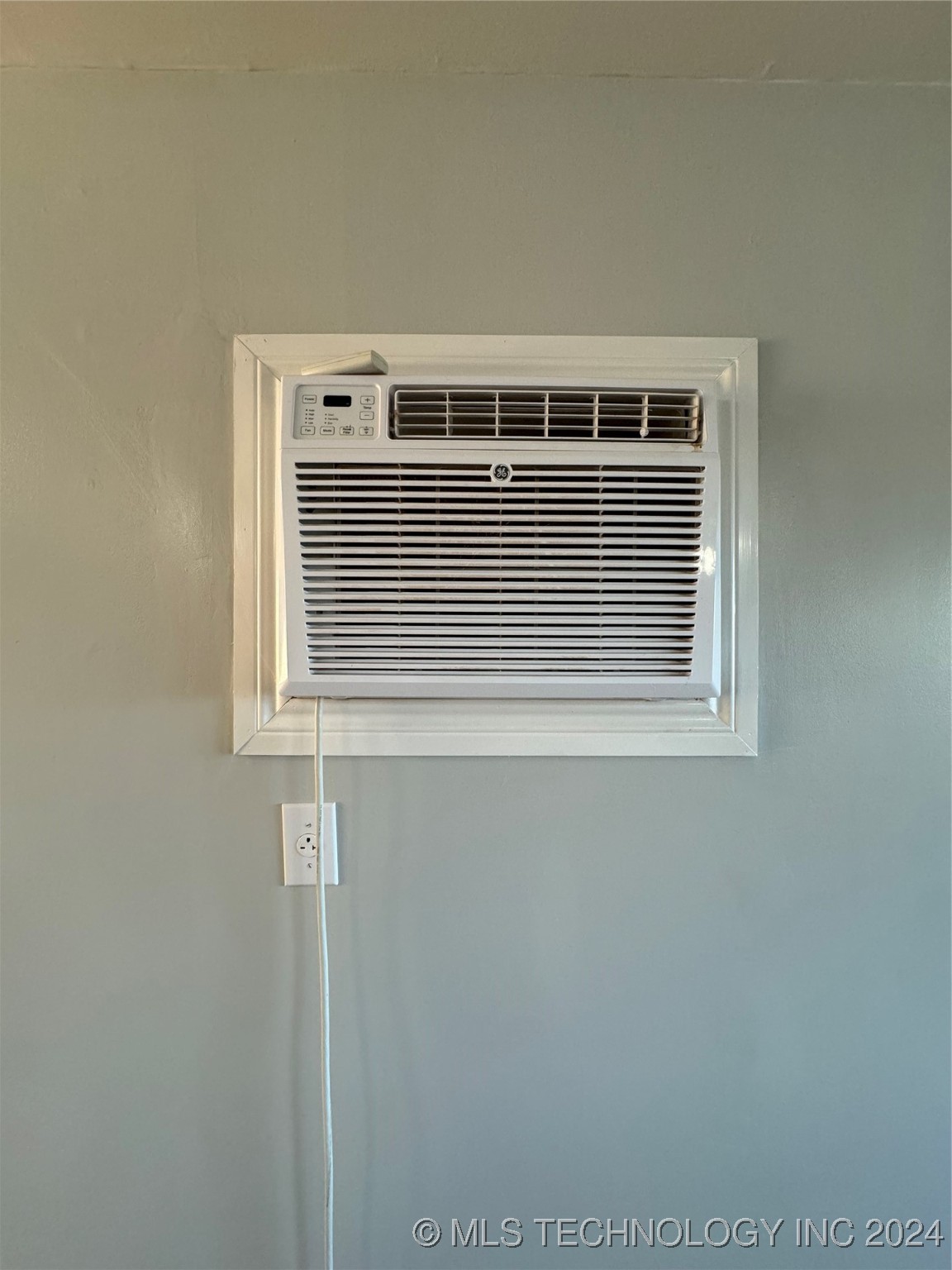 1708 N Linwood Avenue Property Photo 7