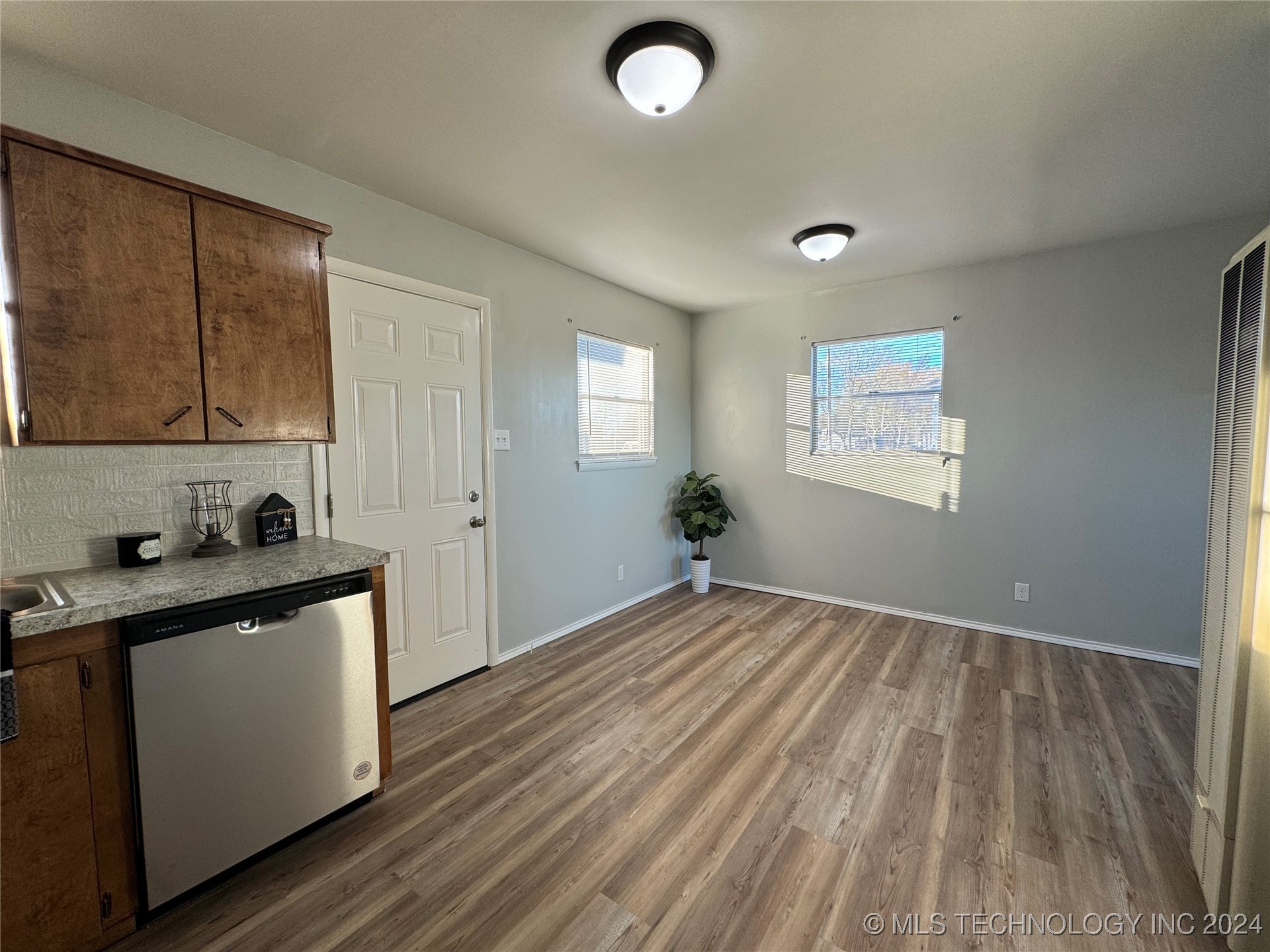 1708 N Linwood Avenue Property Photo 10