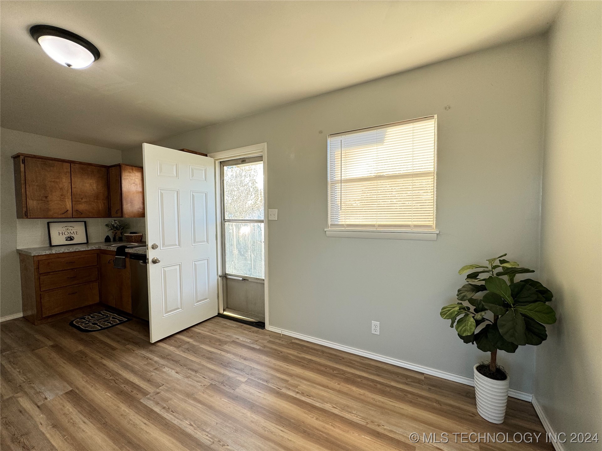 1708 N Linwood Avenue Property Photo 13