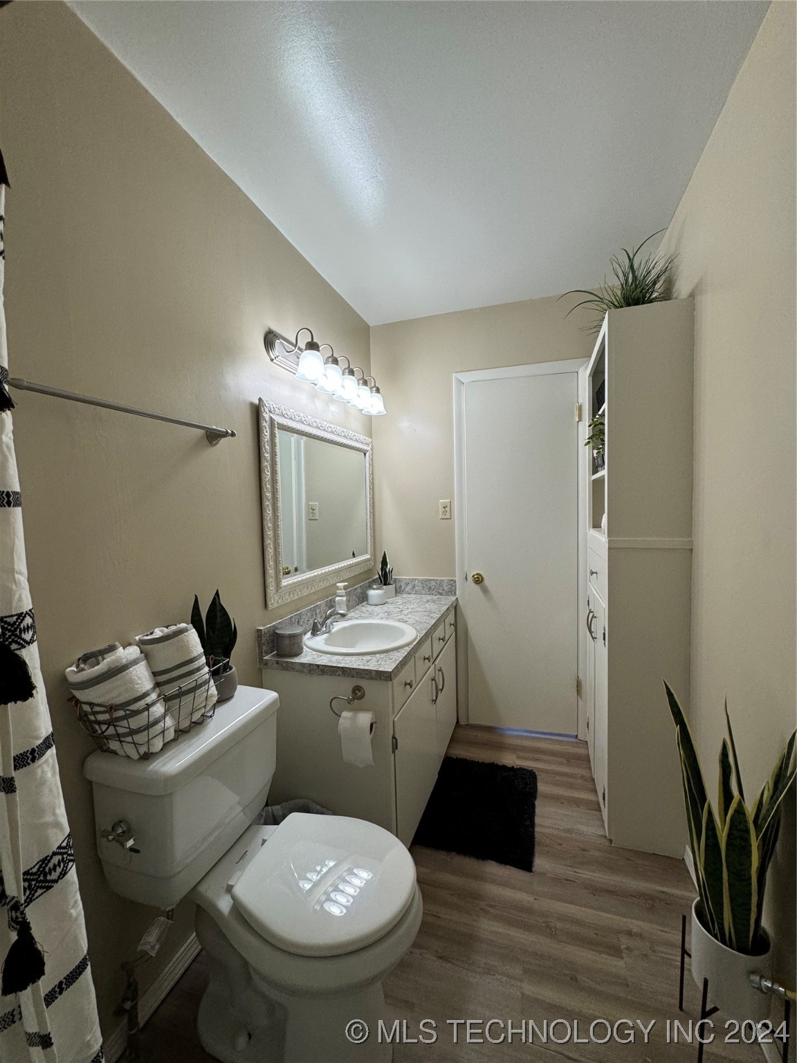1708 N Linwood Avenue Property Photo 26