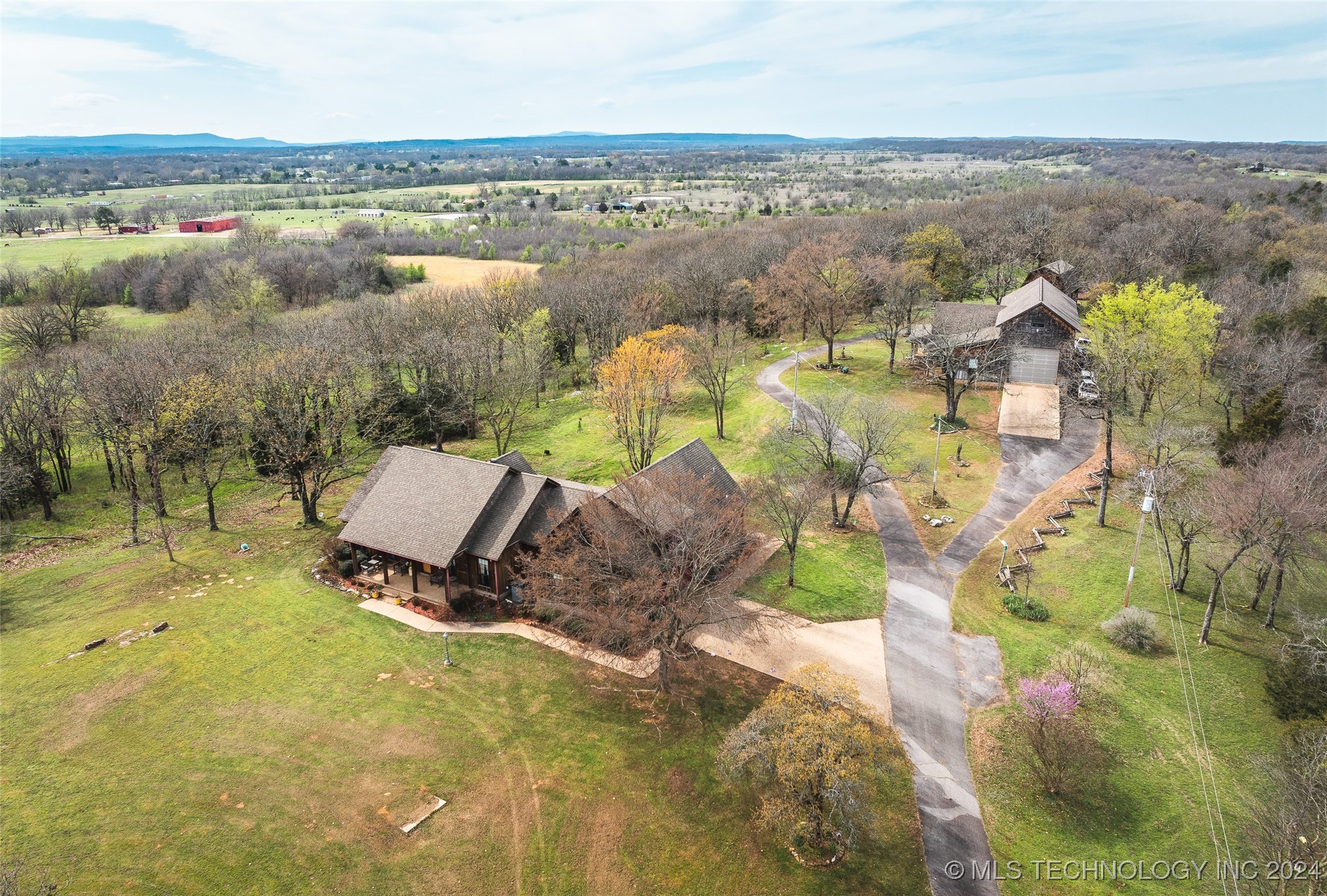 22217 Us Hwy 59 Property Photo 1