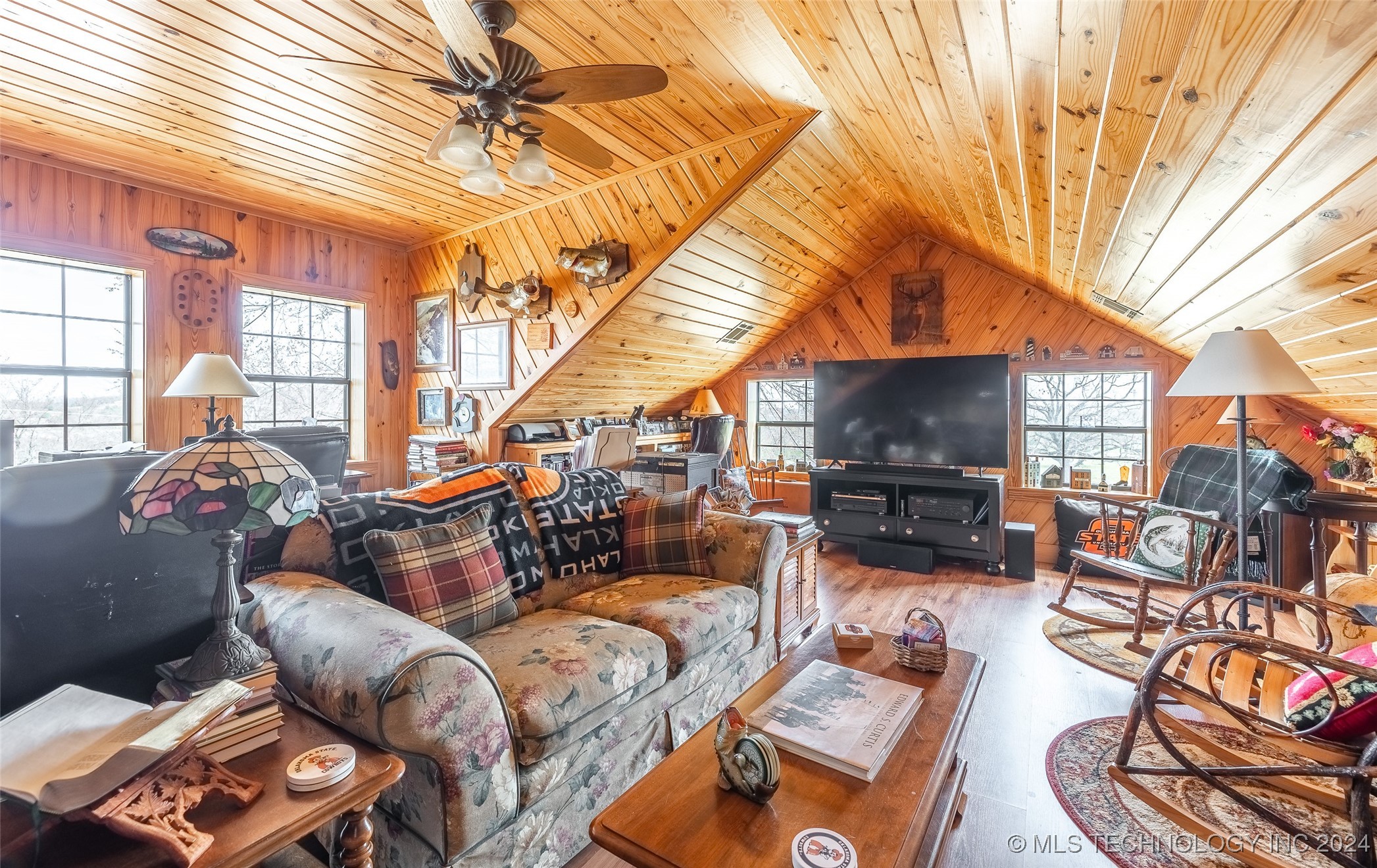 22217 Us Hwy 59 Property Photo 6