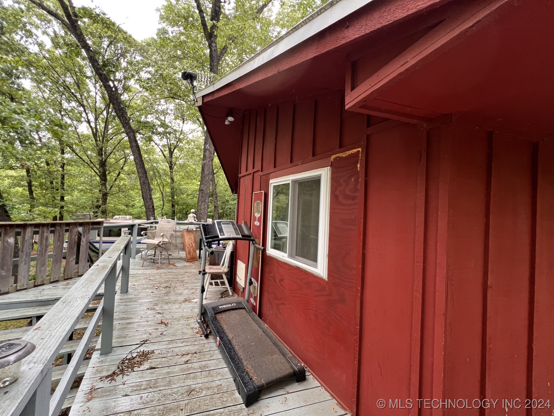 147 Oaks Road Property Photo 6