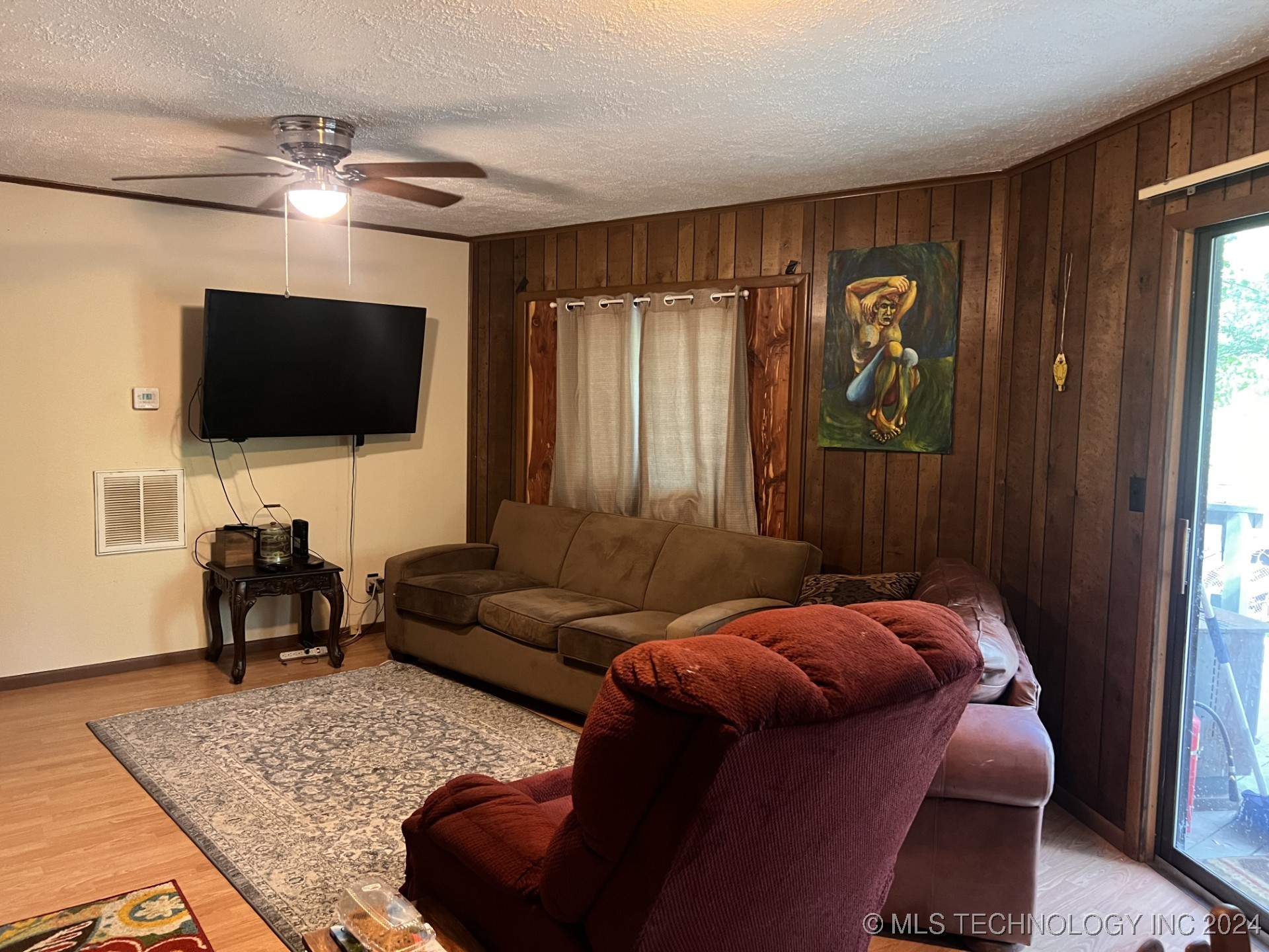 147 Oaks Road Property Photo 9