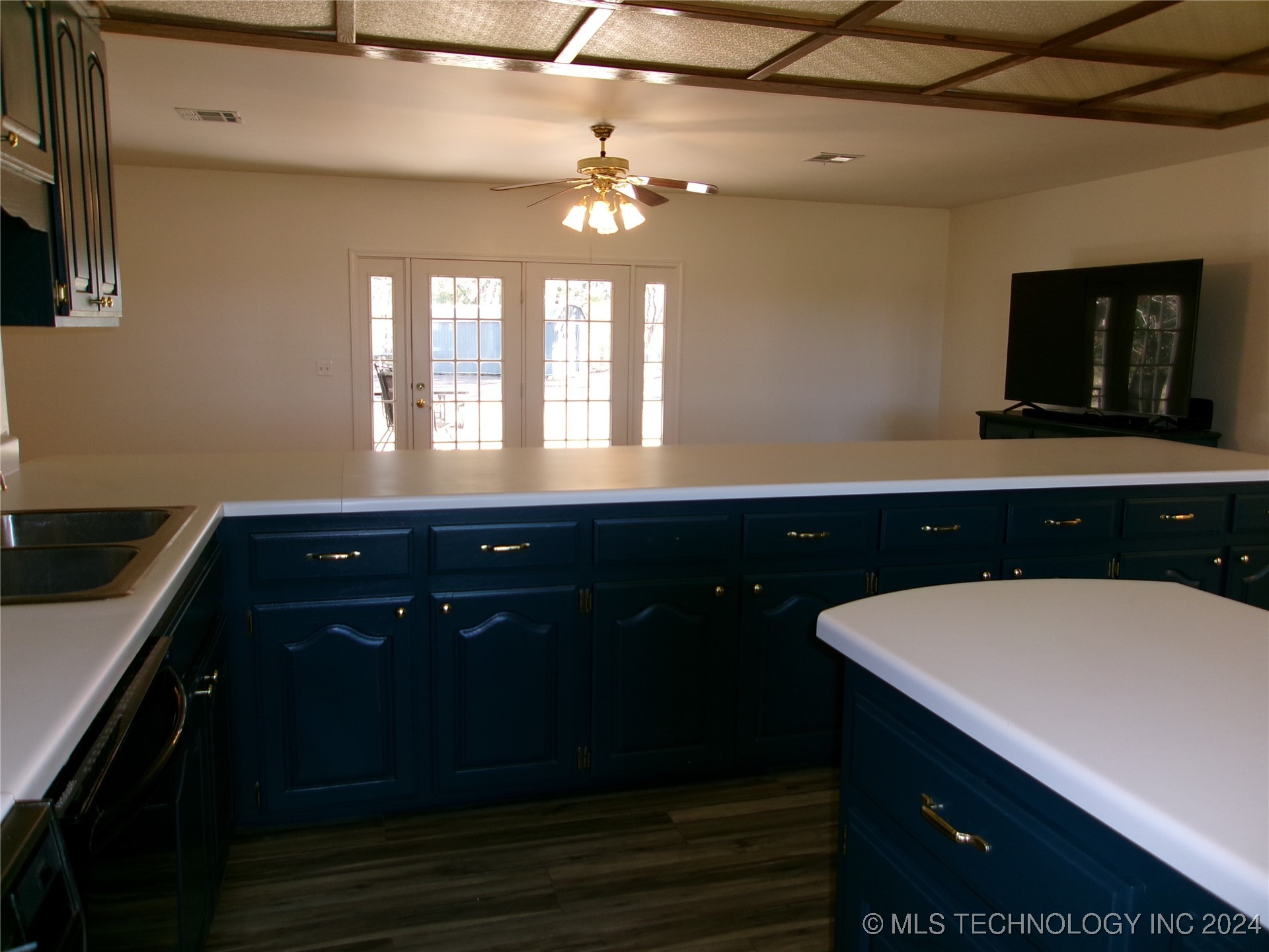 31040 S Lona Valley Road Property Photo 8