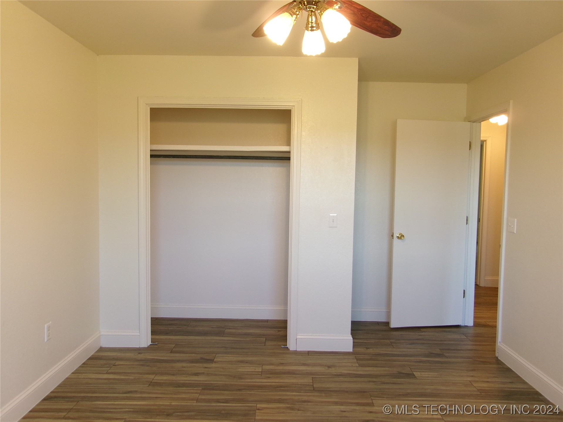 31040 S Lona Valley Road Property Photo 19