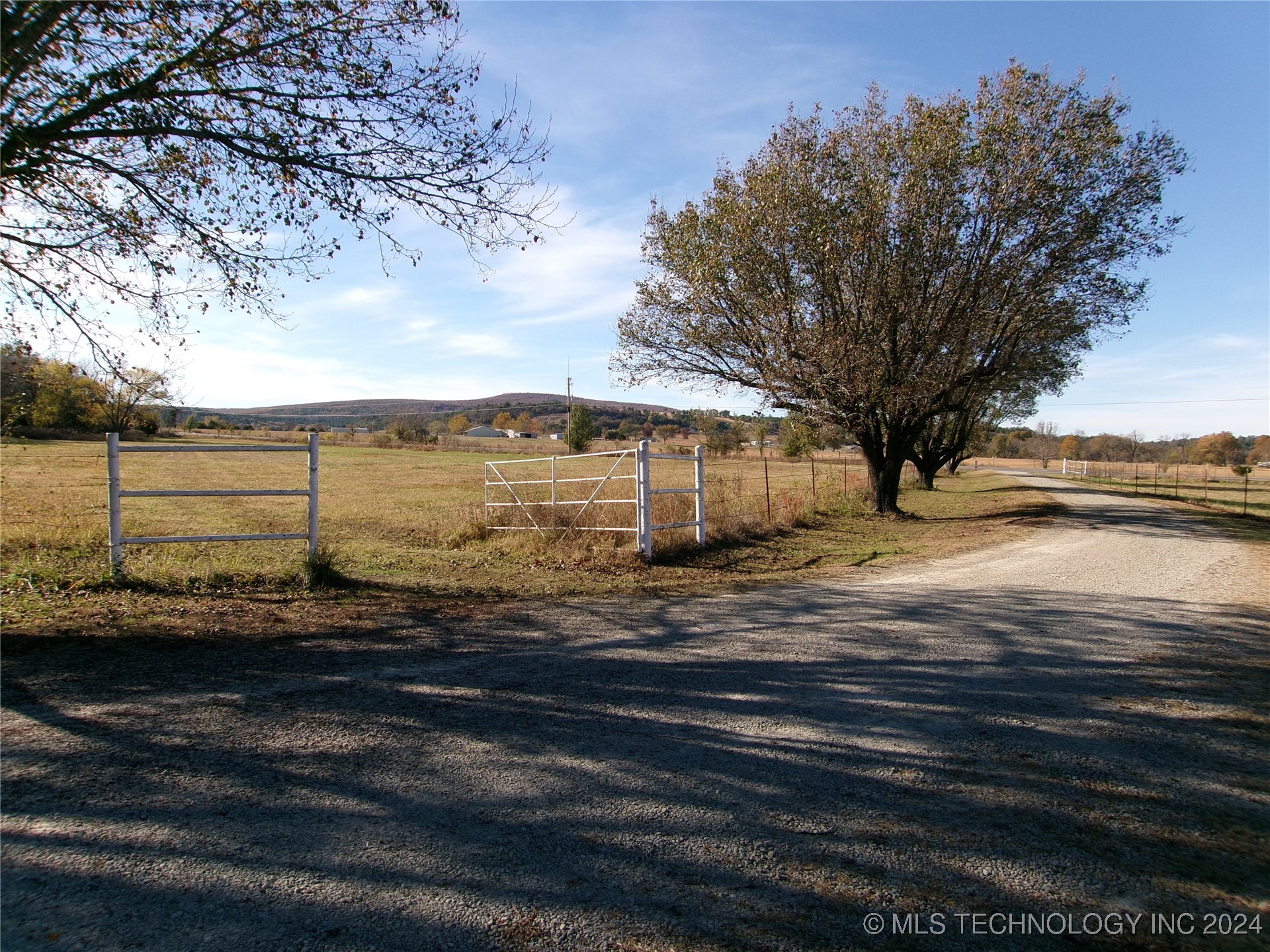 31040 S Lona Valley Road Property Photo 37