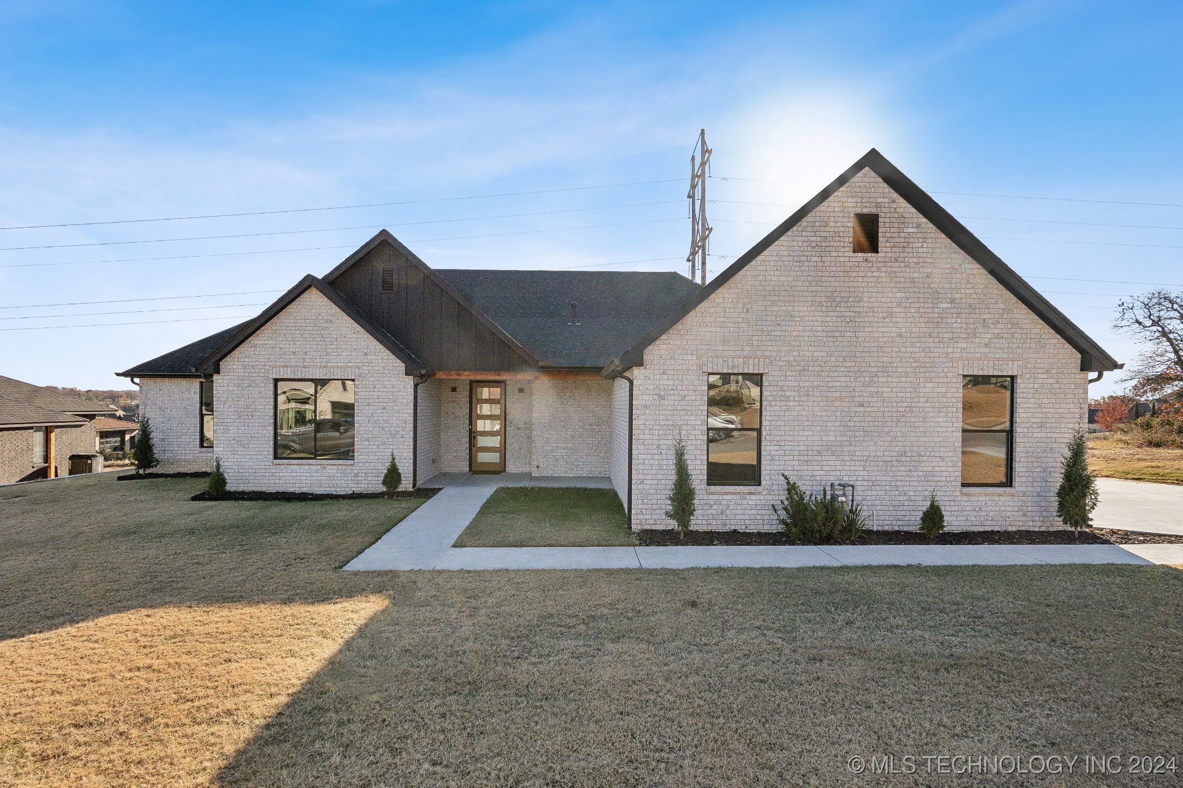 5500 Sagewood Lane Property Photo