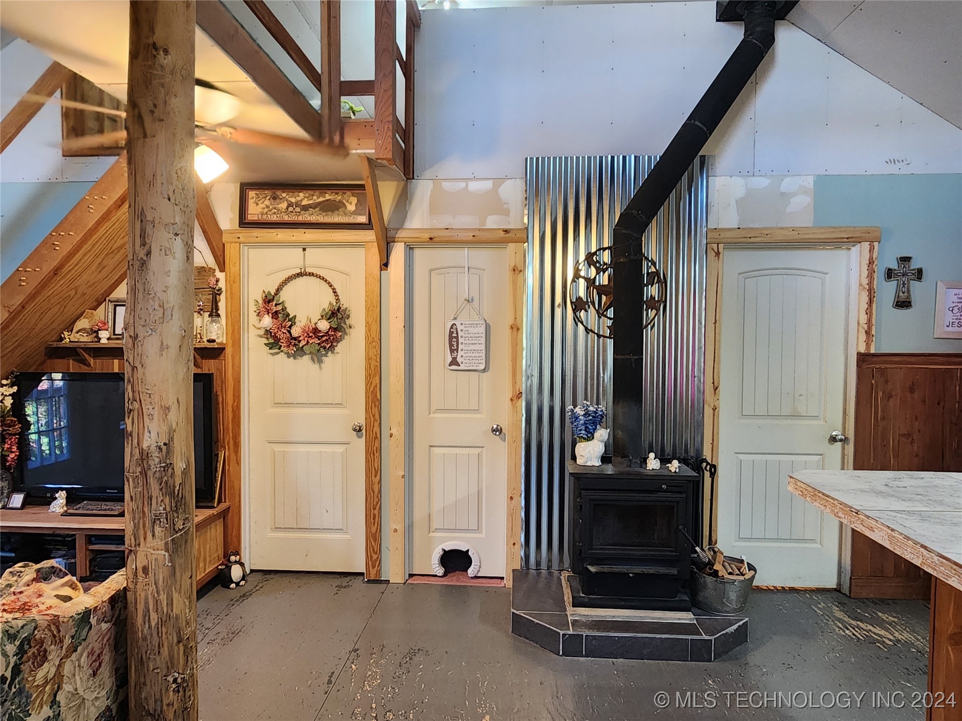 164548 N 4293 Property Photo 3