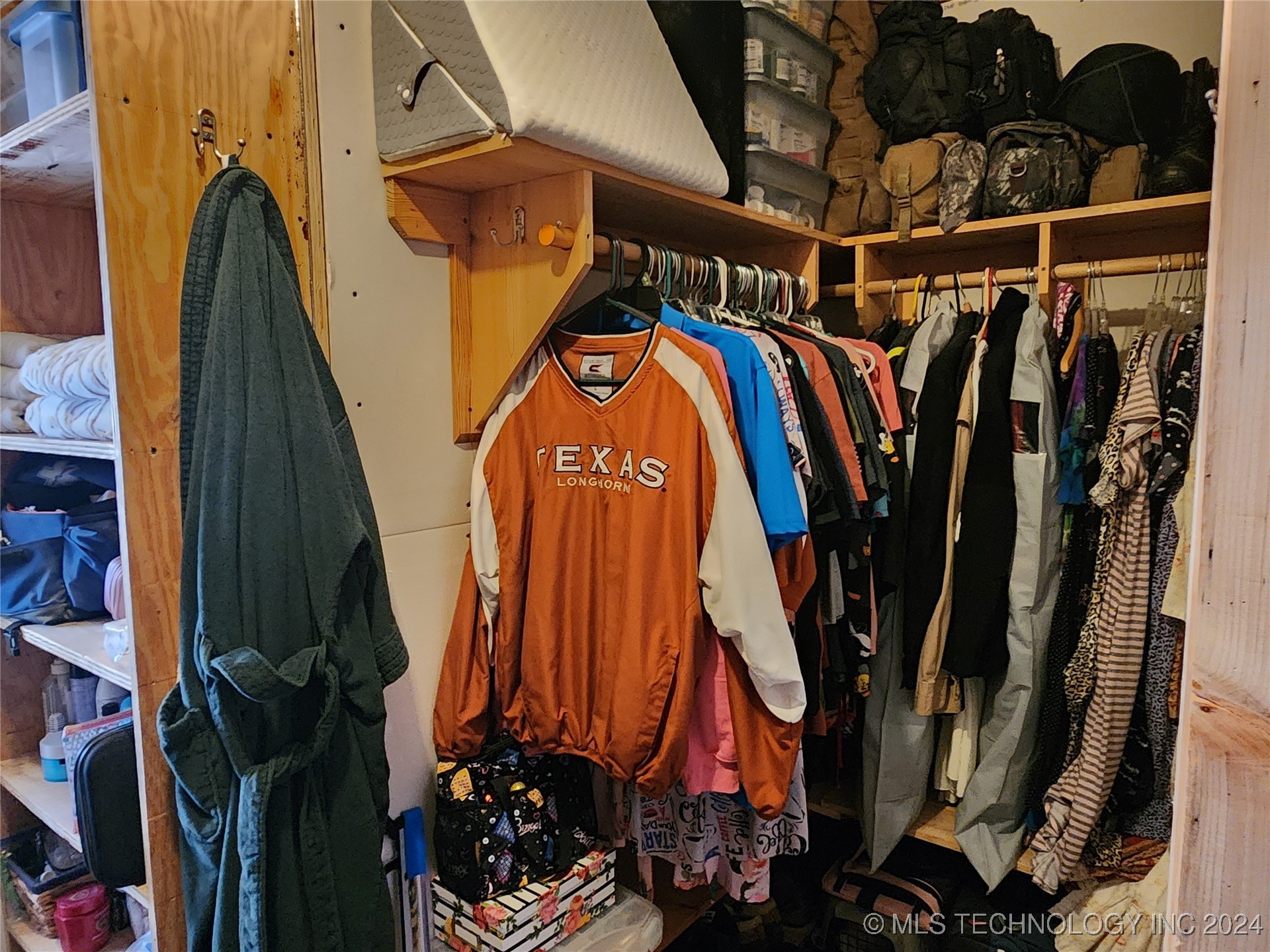 164548 N 4293 Property Photo 9