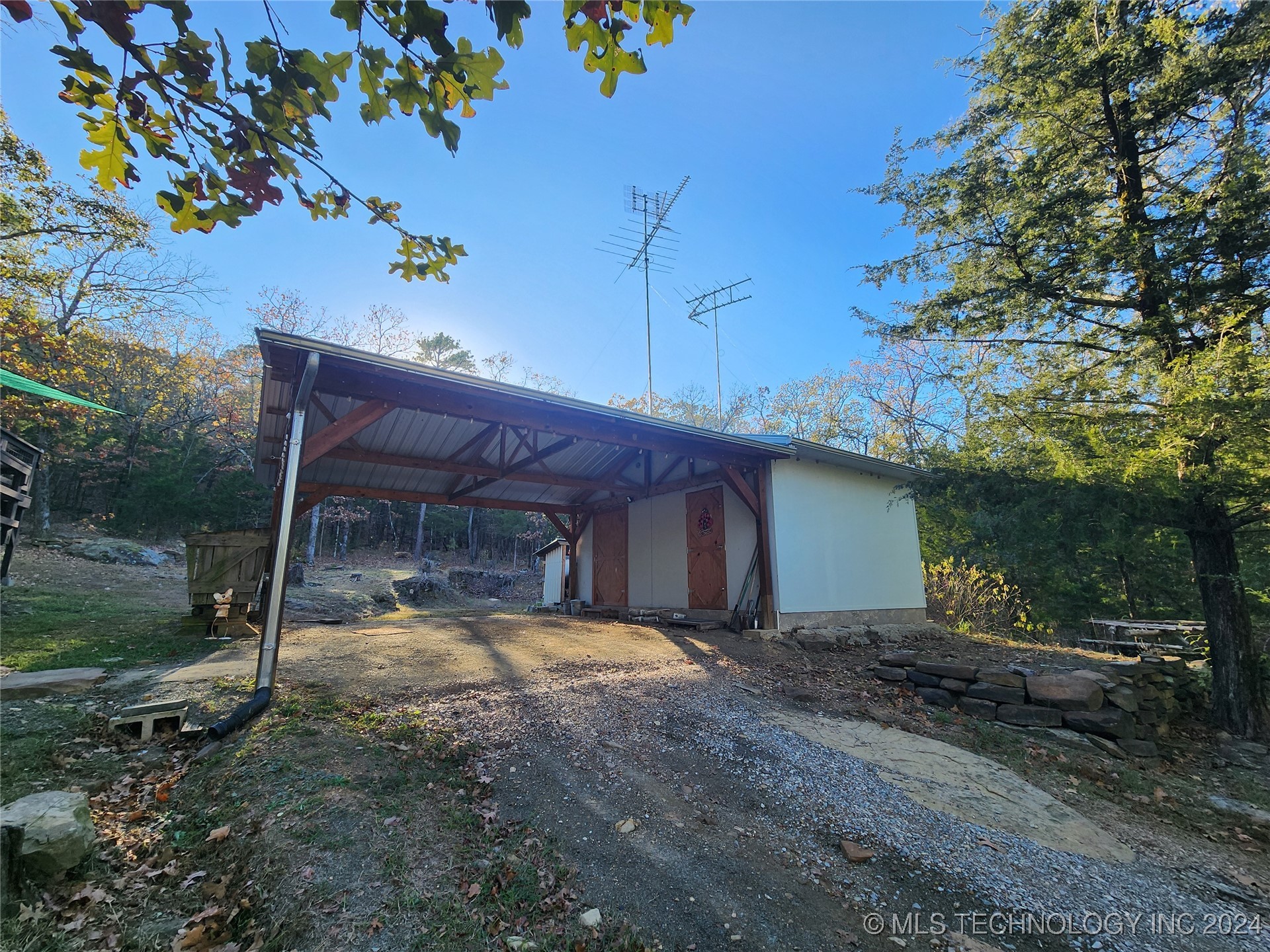 164548 N 4293 Property Photo 16