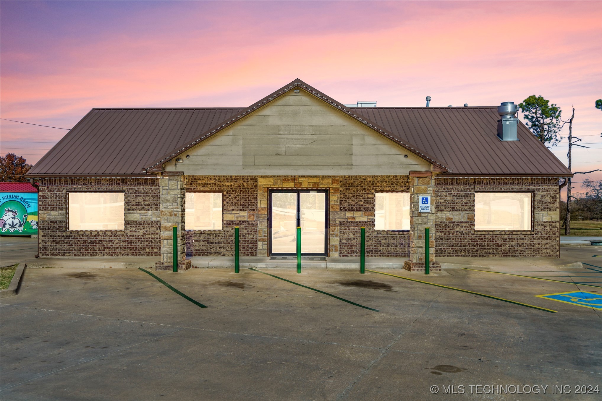 24683 E Highway 51 Highway Property Photo