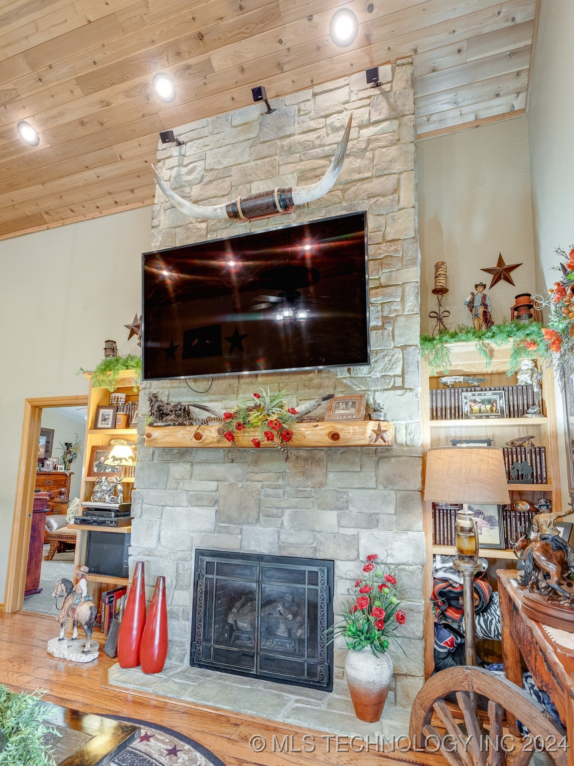 25620 County Road 1515 Property Photo 11