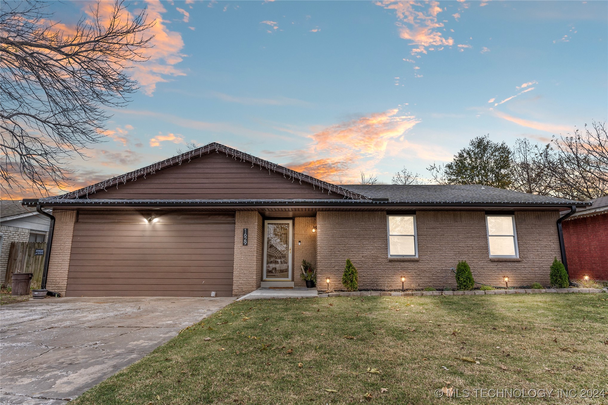 1629 S Sycamore Avenue Property Photo