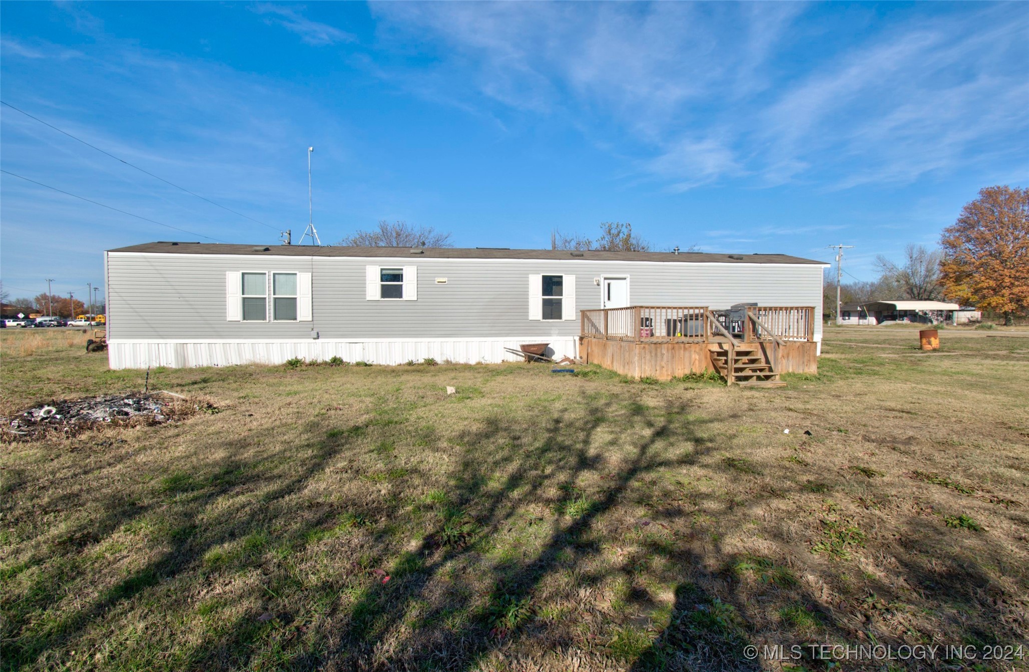 520 Oak Street Property Photo 2