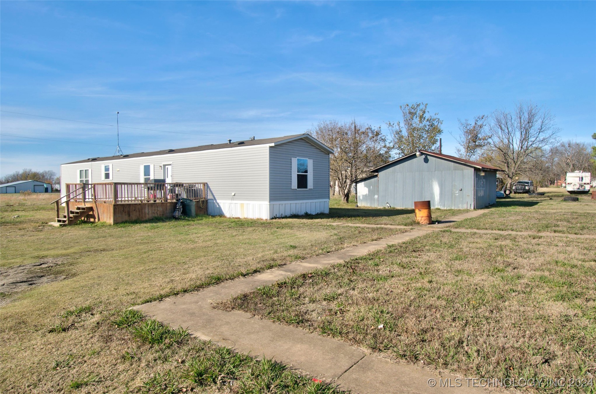 520 Oak Street Property Photo 3