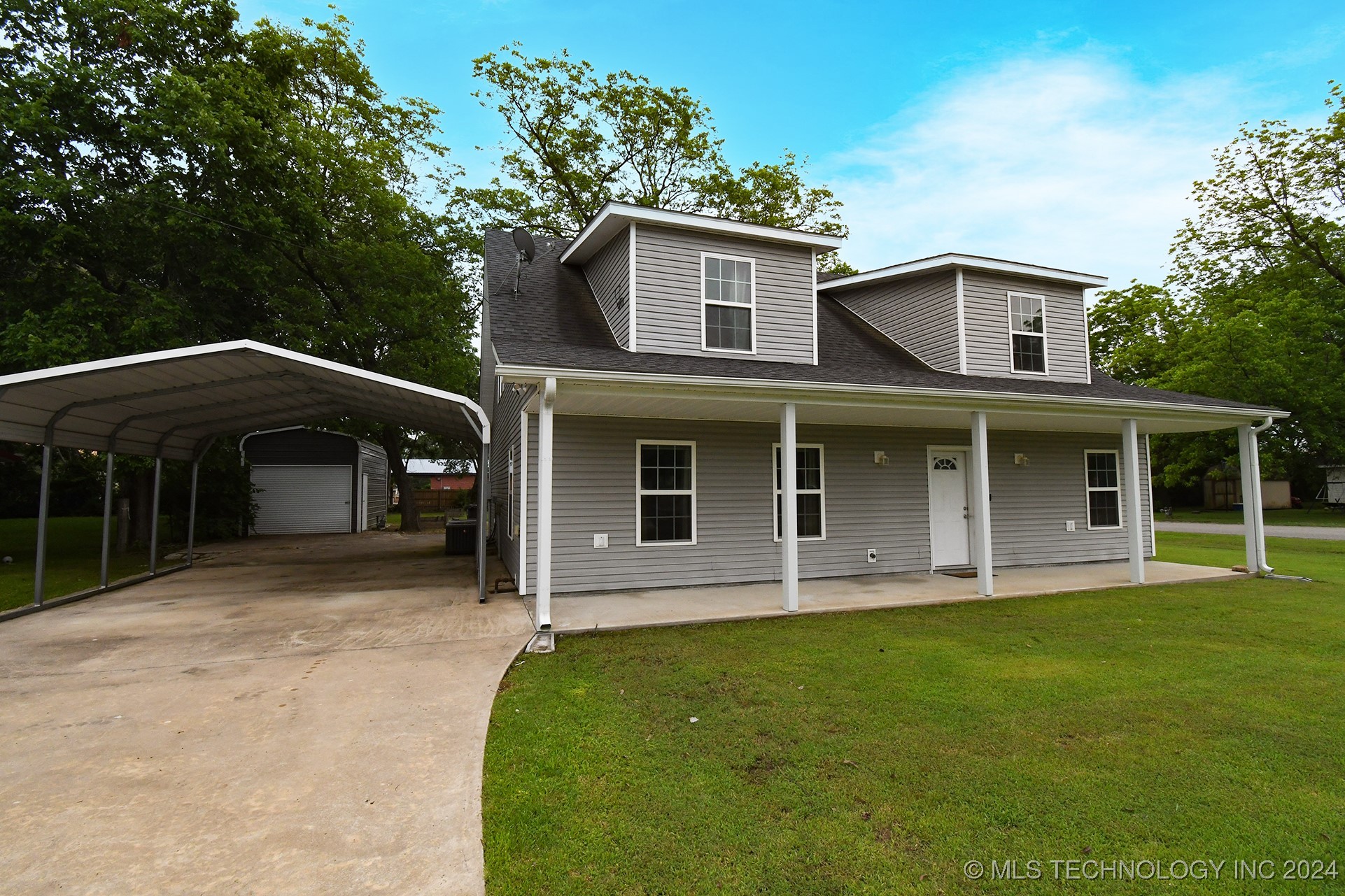 304 S Blackstone Street Property Photo 2