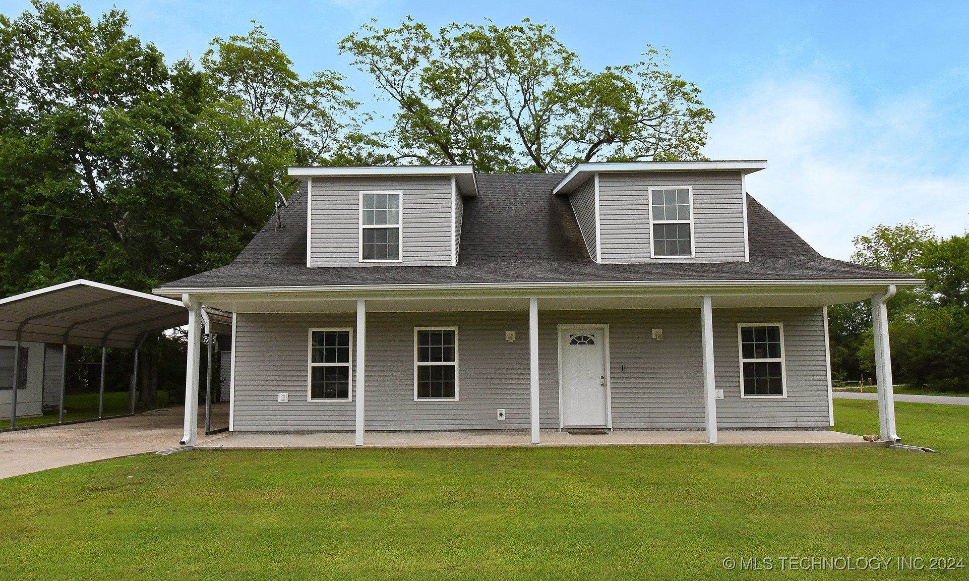 304 S Blackstone Street Property Photo 3