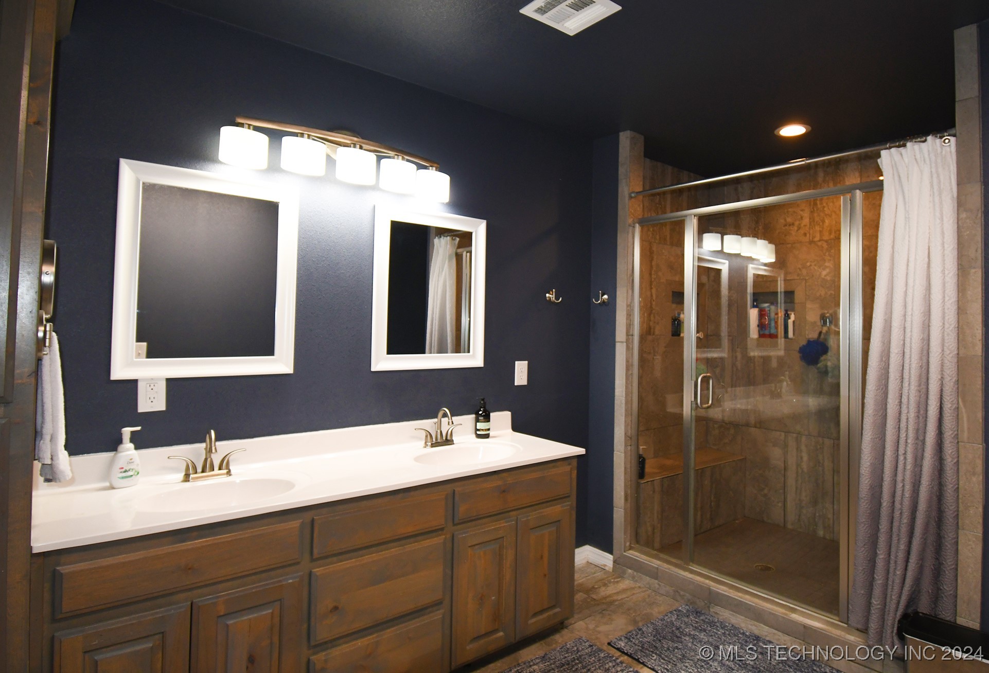 304 S Blackstone Street Property Photo 19