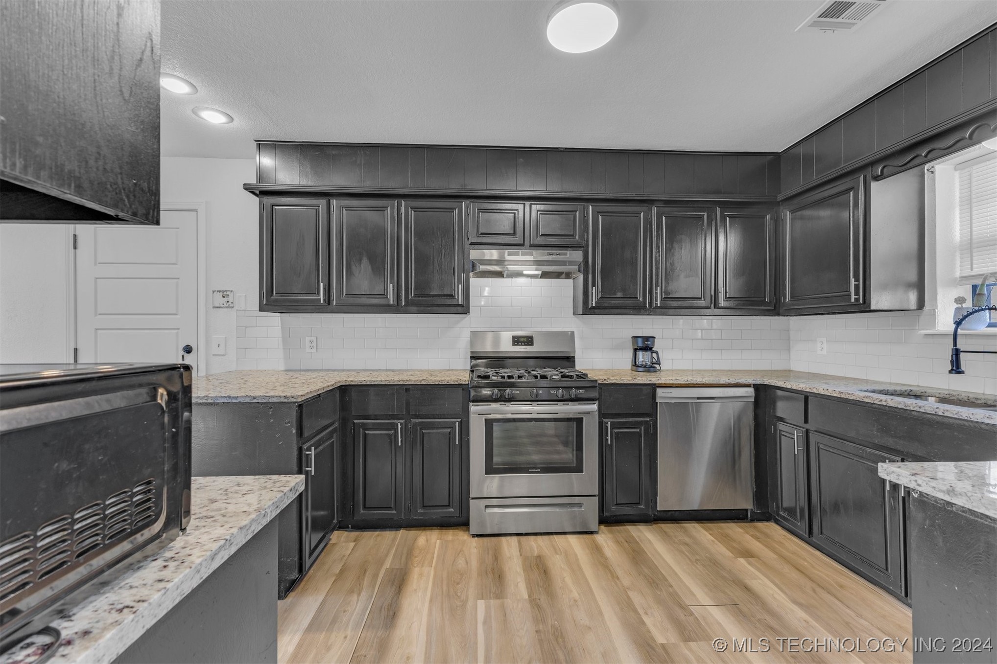 3011 W Berwick Street Property Photo 23