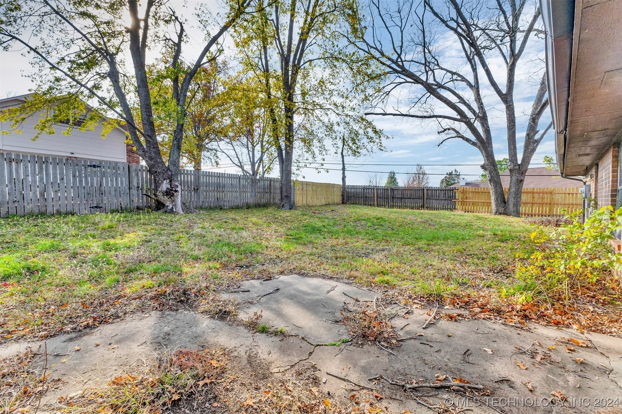 3011 W Berwick Street Property Photo 33