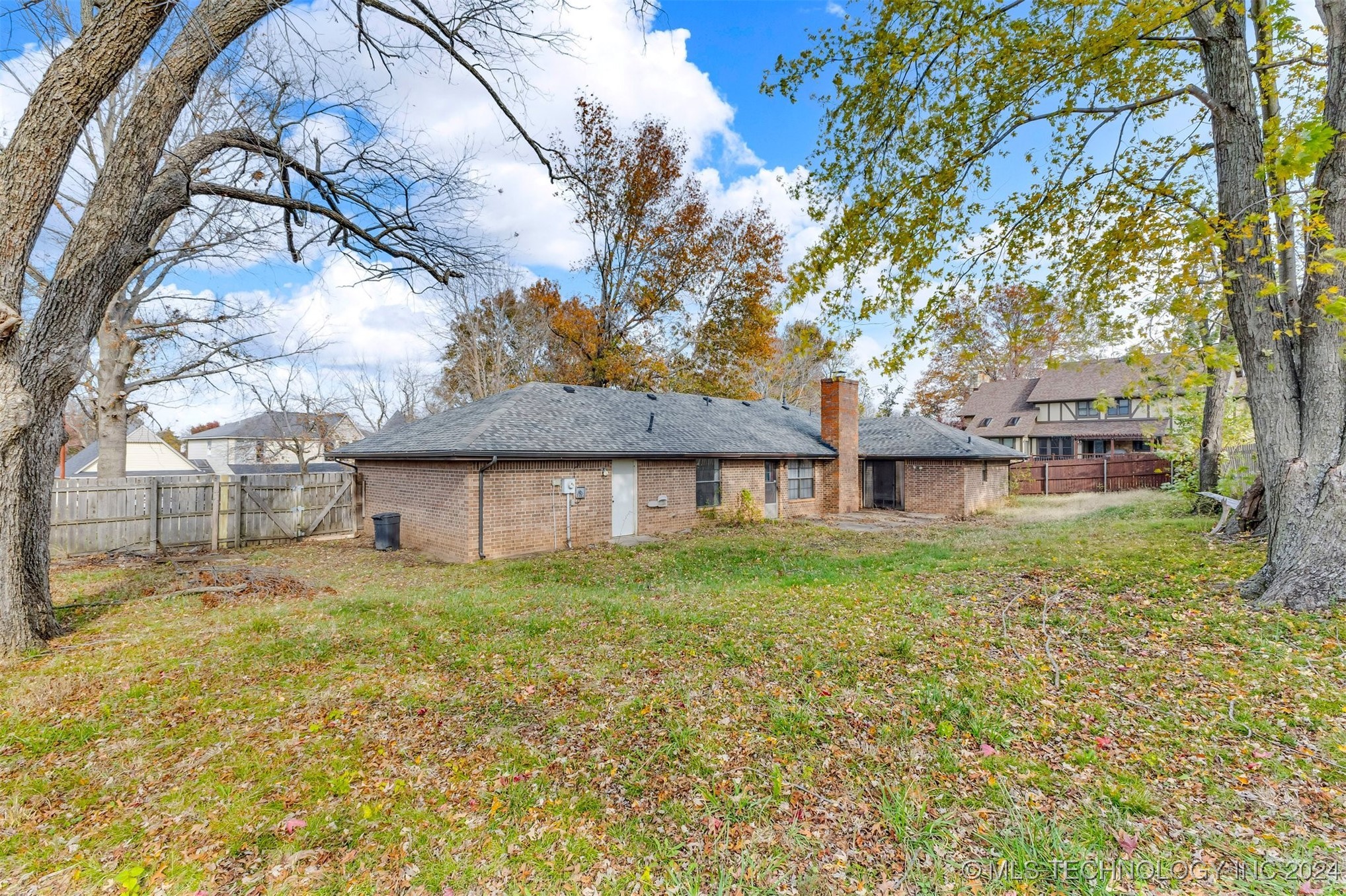 3011 W Berwick Street Property Photo 39