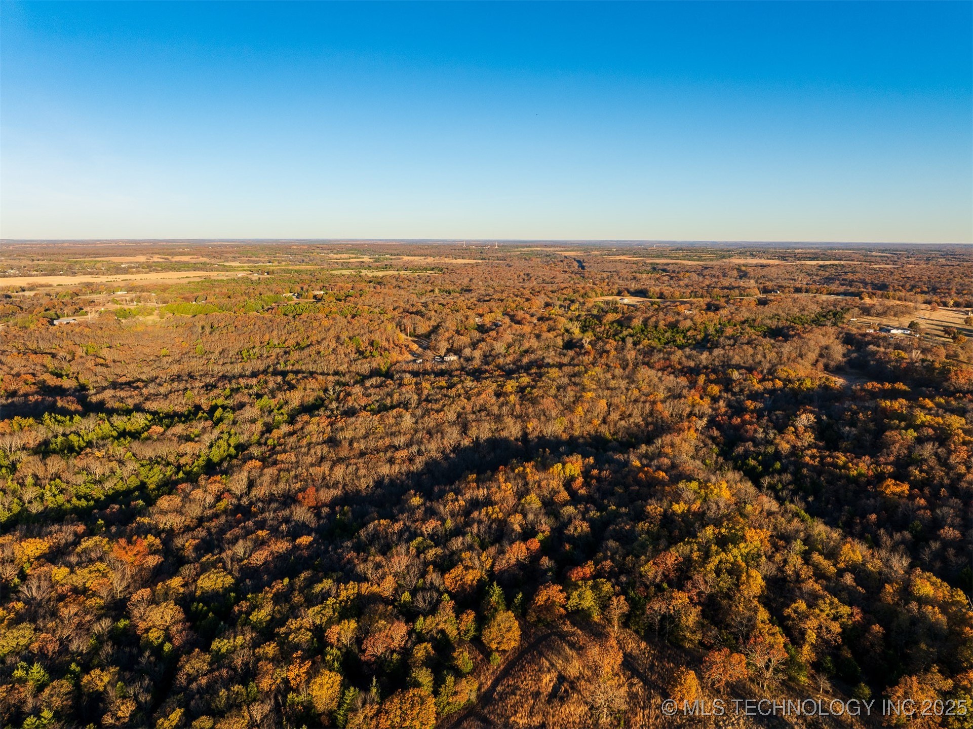 1 E 575 Road Property Photo 6