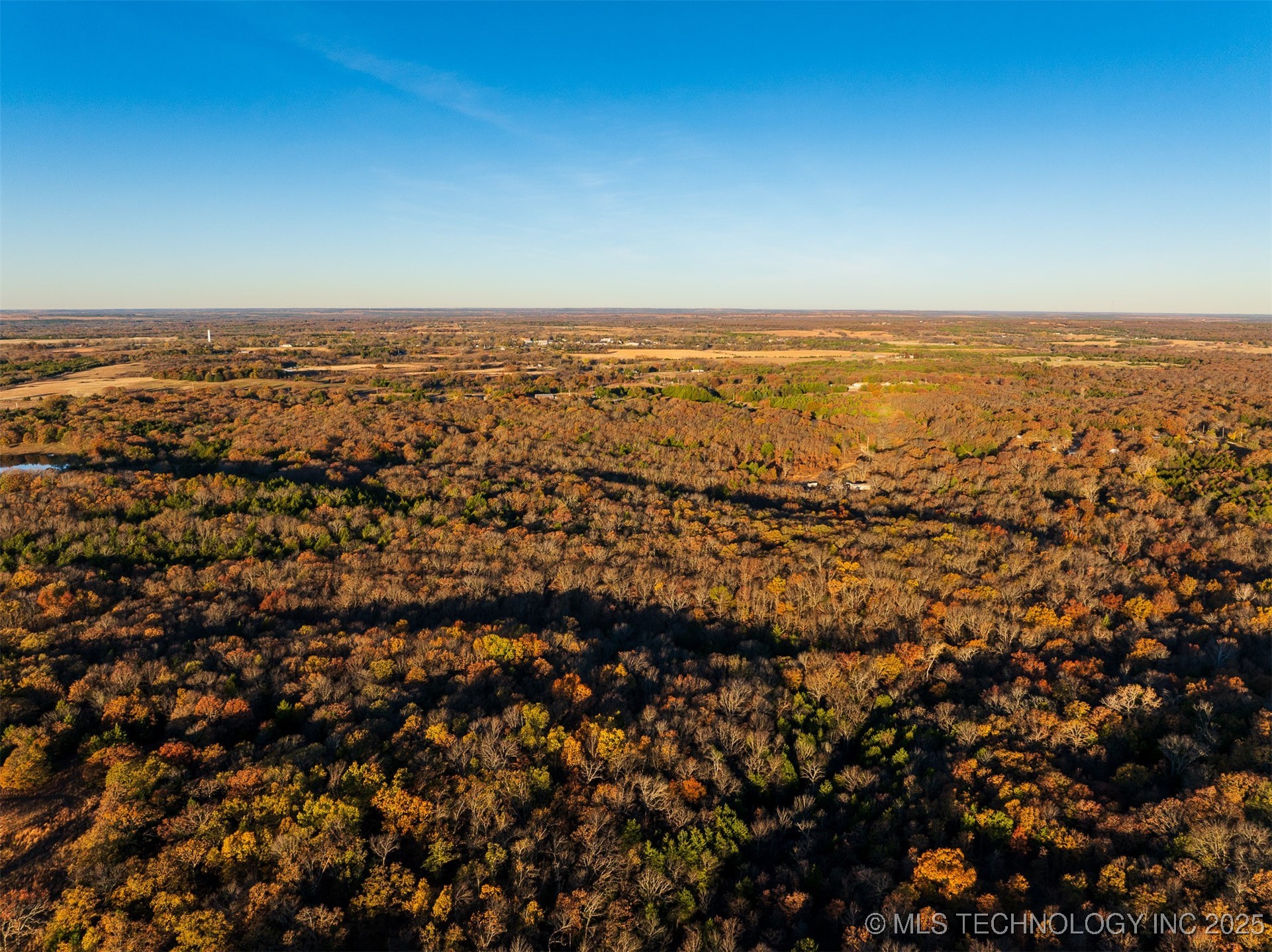 1 E 575 Road Property Photo 8