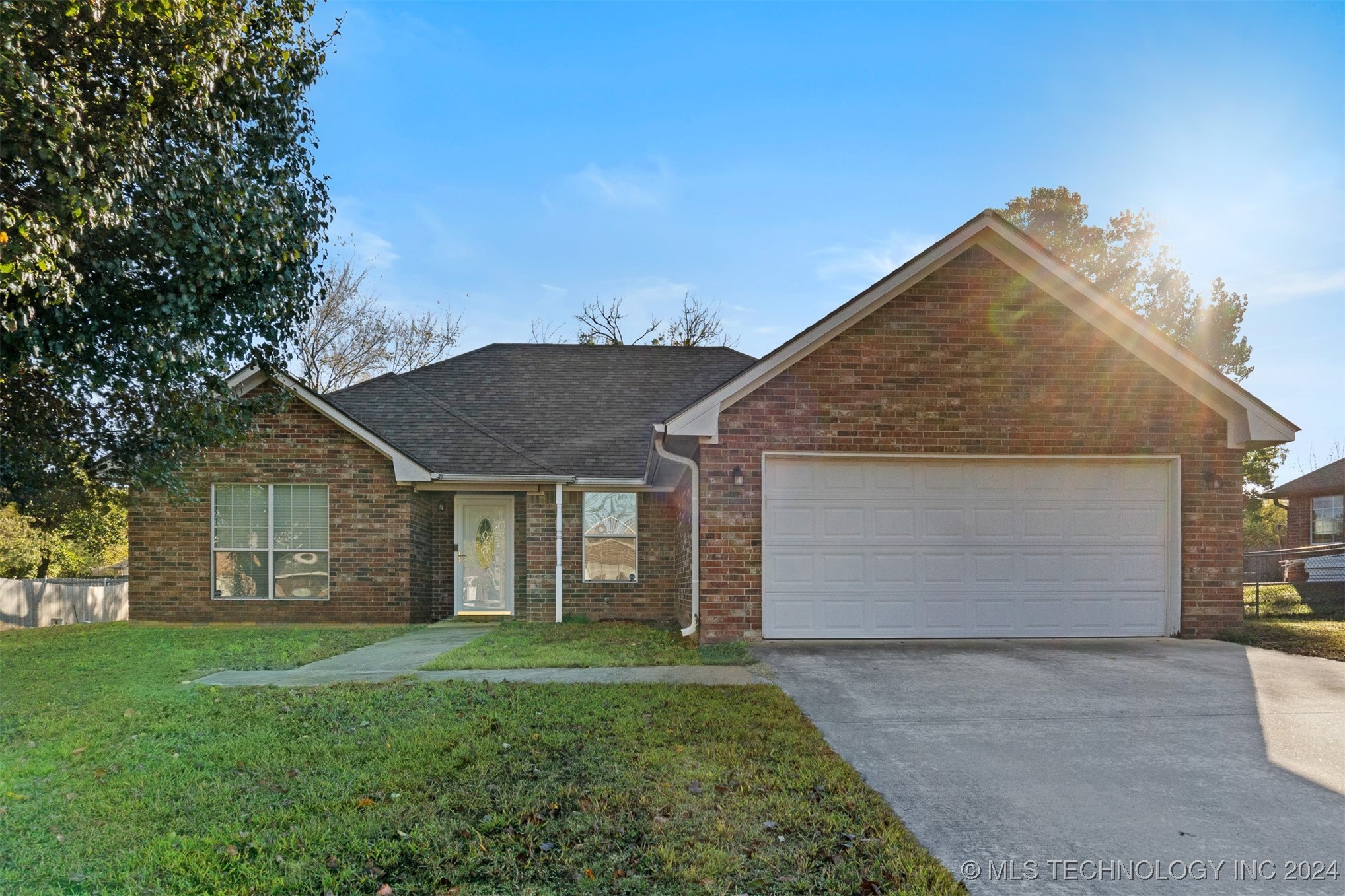 5405 Roadrunner Drive Property Photo 1