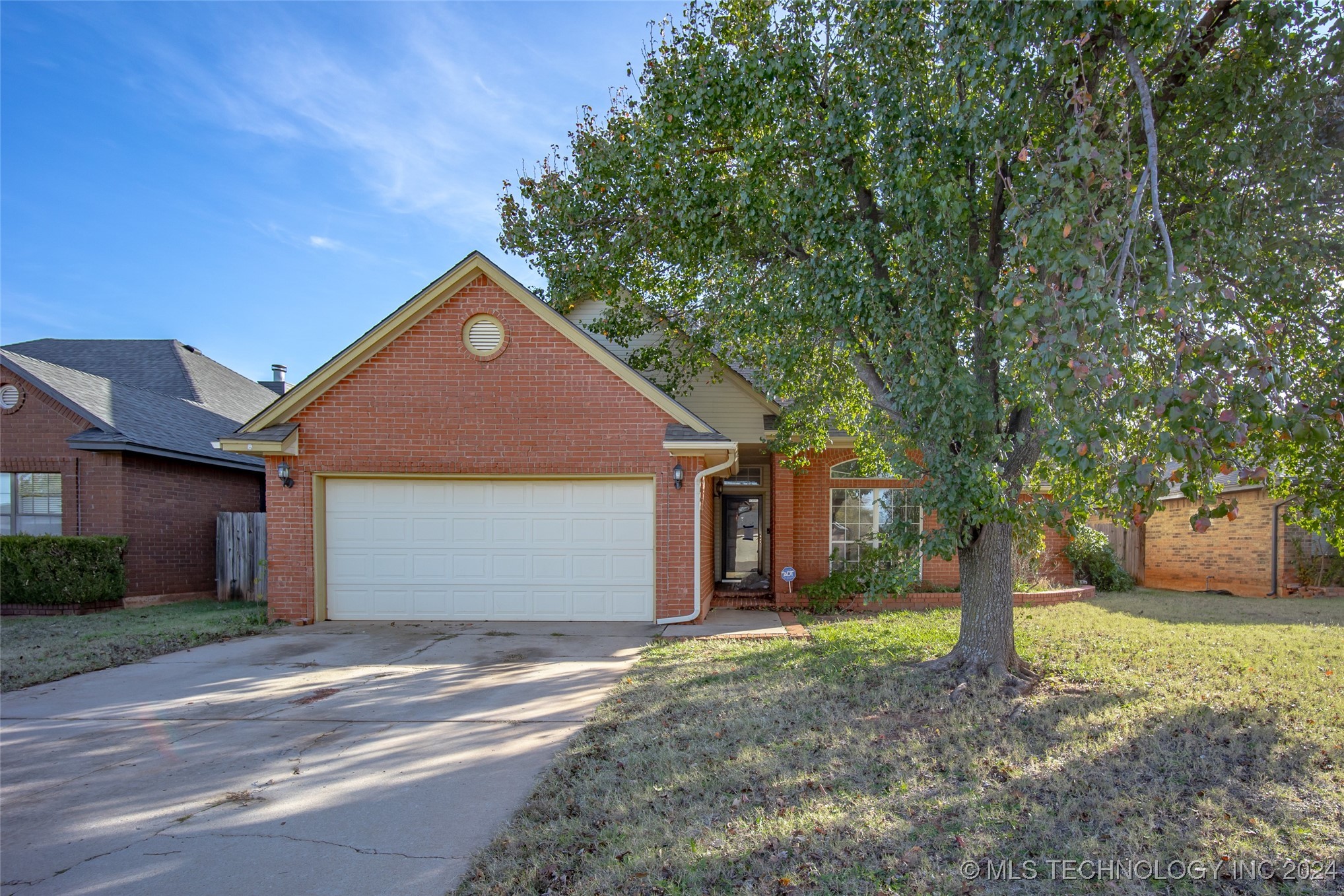 16304 Bandera Property Photo 2