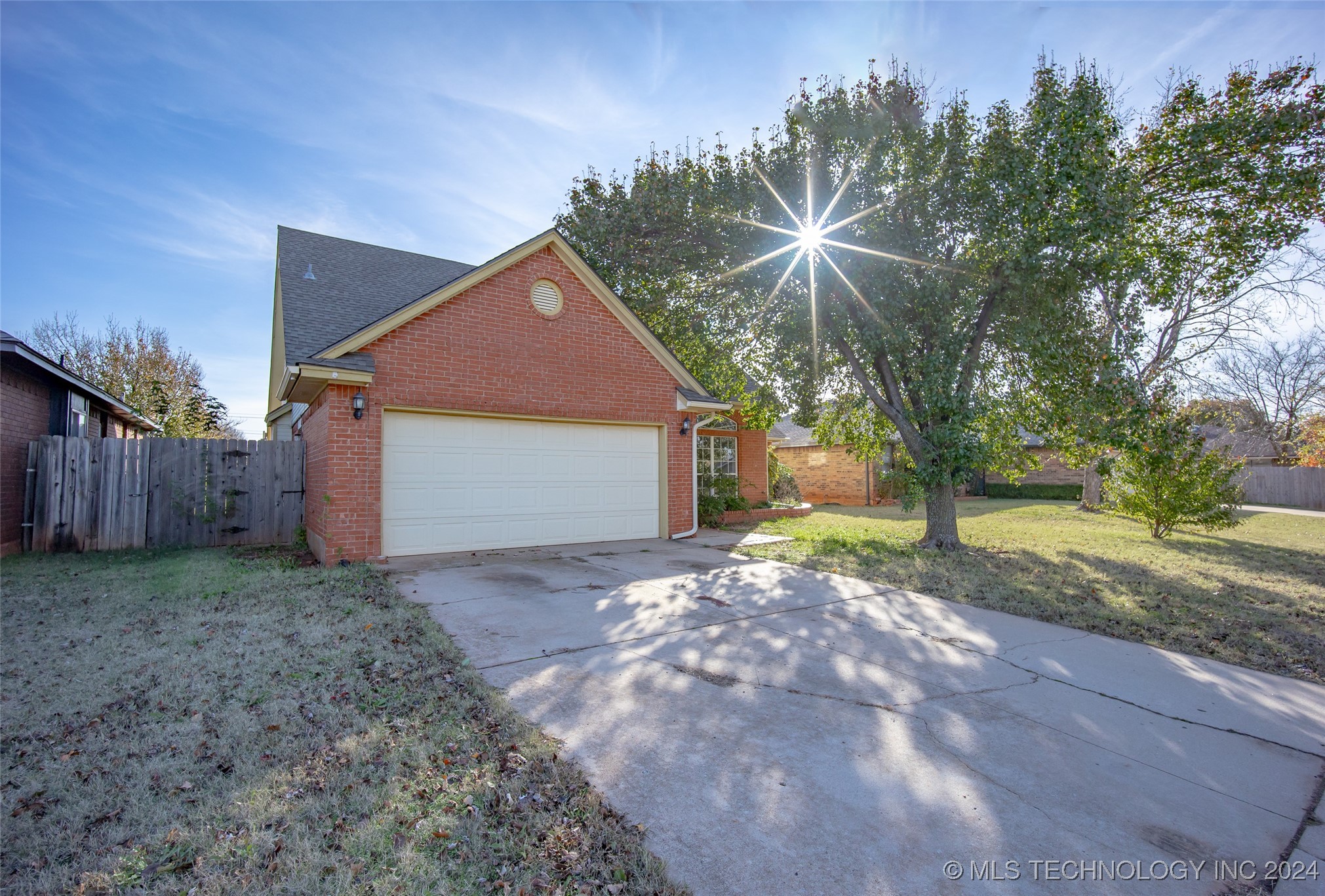 16304 Bandera Property Photo 3
