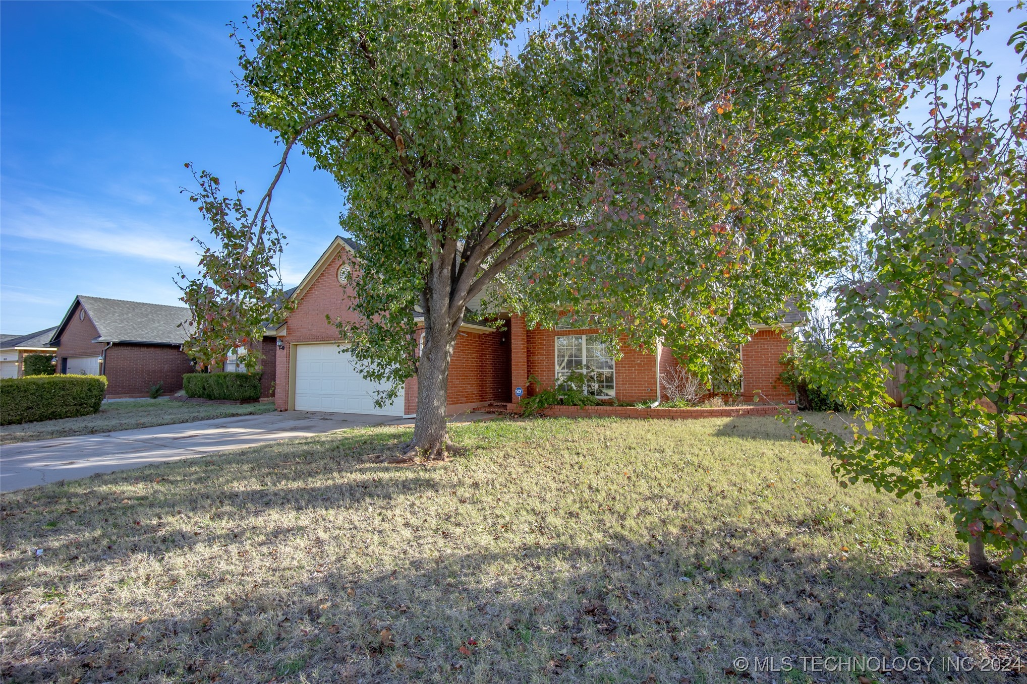 16304 Bandera Property Photo 4