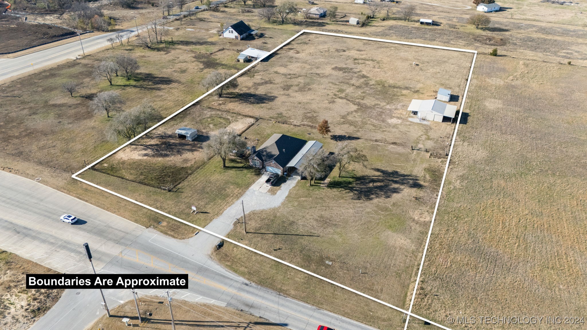 10636 N Garnett Road Property Photo