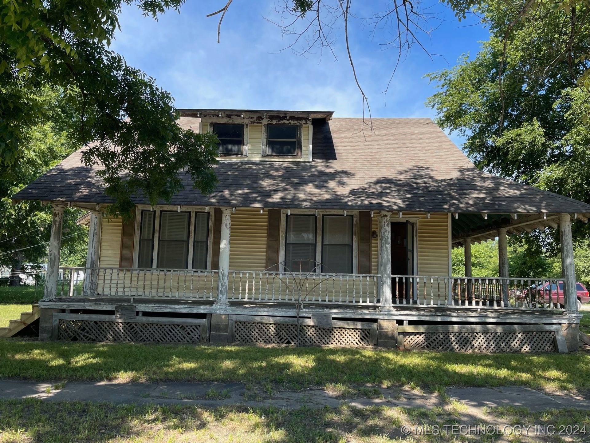 193 N Cedar Avenue Property Photo 2