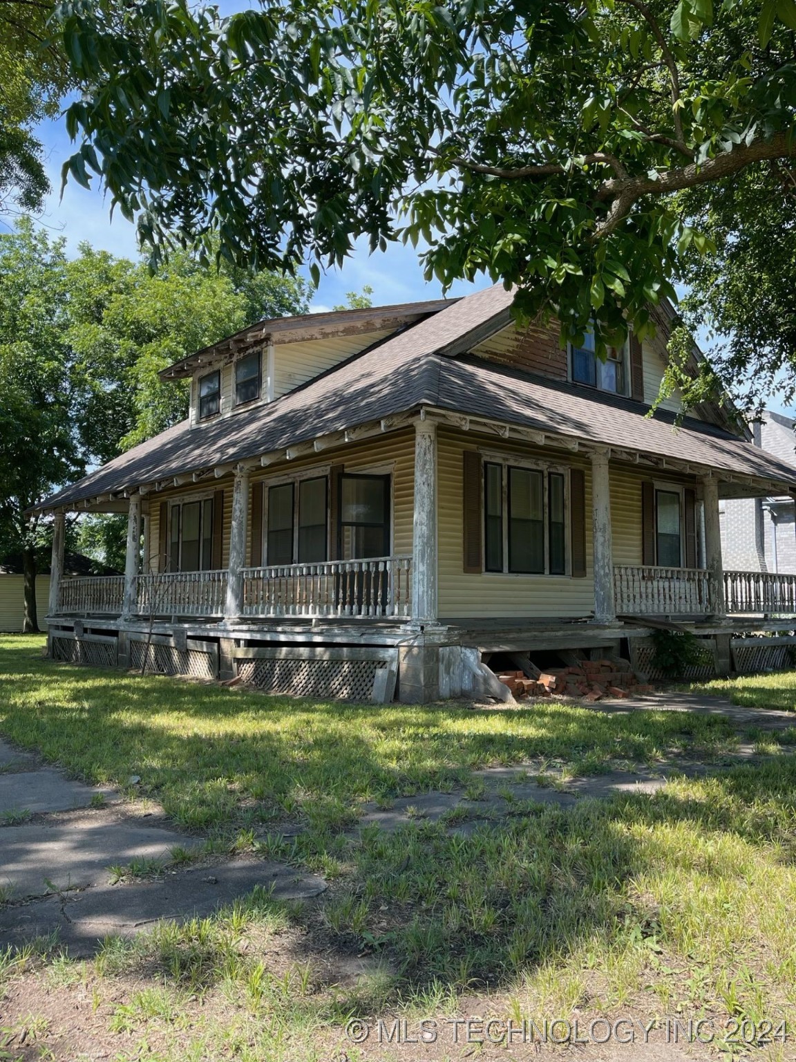 193 N Cedar Avenue Property Photo 3