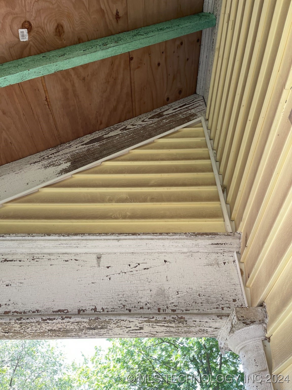 193 N Cedar Avenue Property Photo 9