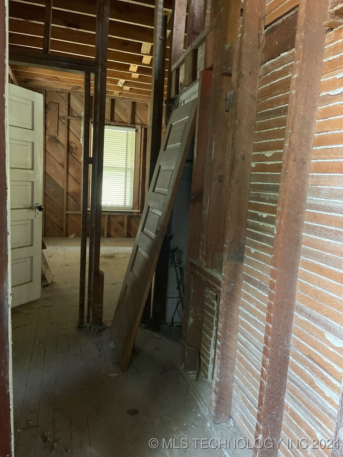 193 N Cedar Avenue Property Photo 16