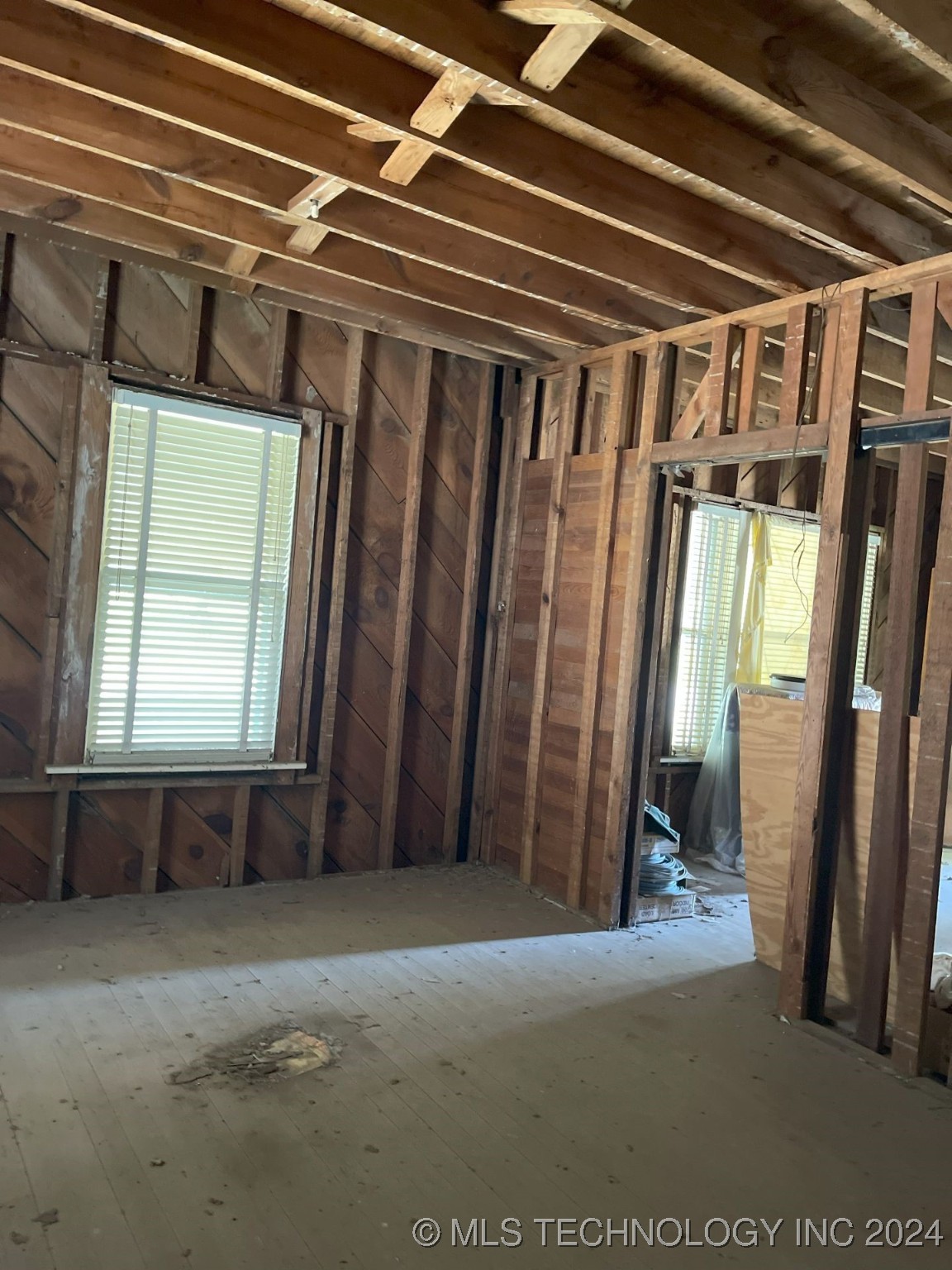 193 N Cedar Avenue Property Photo 17