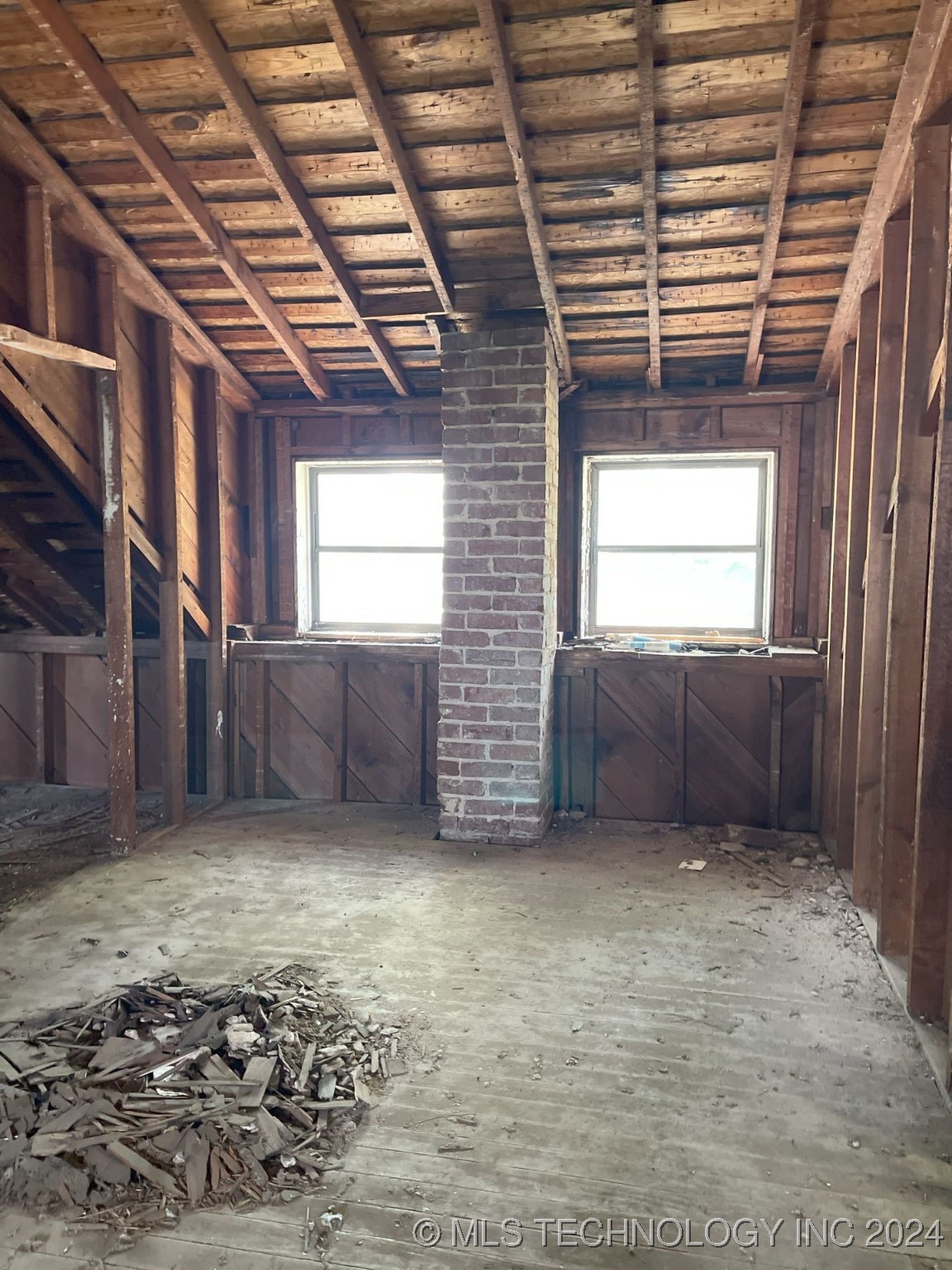 193 N Cedar Avenue Property Photo 18