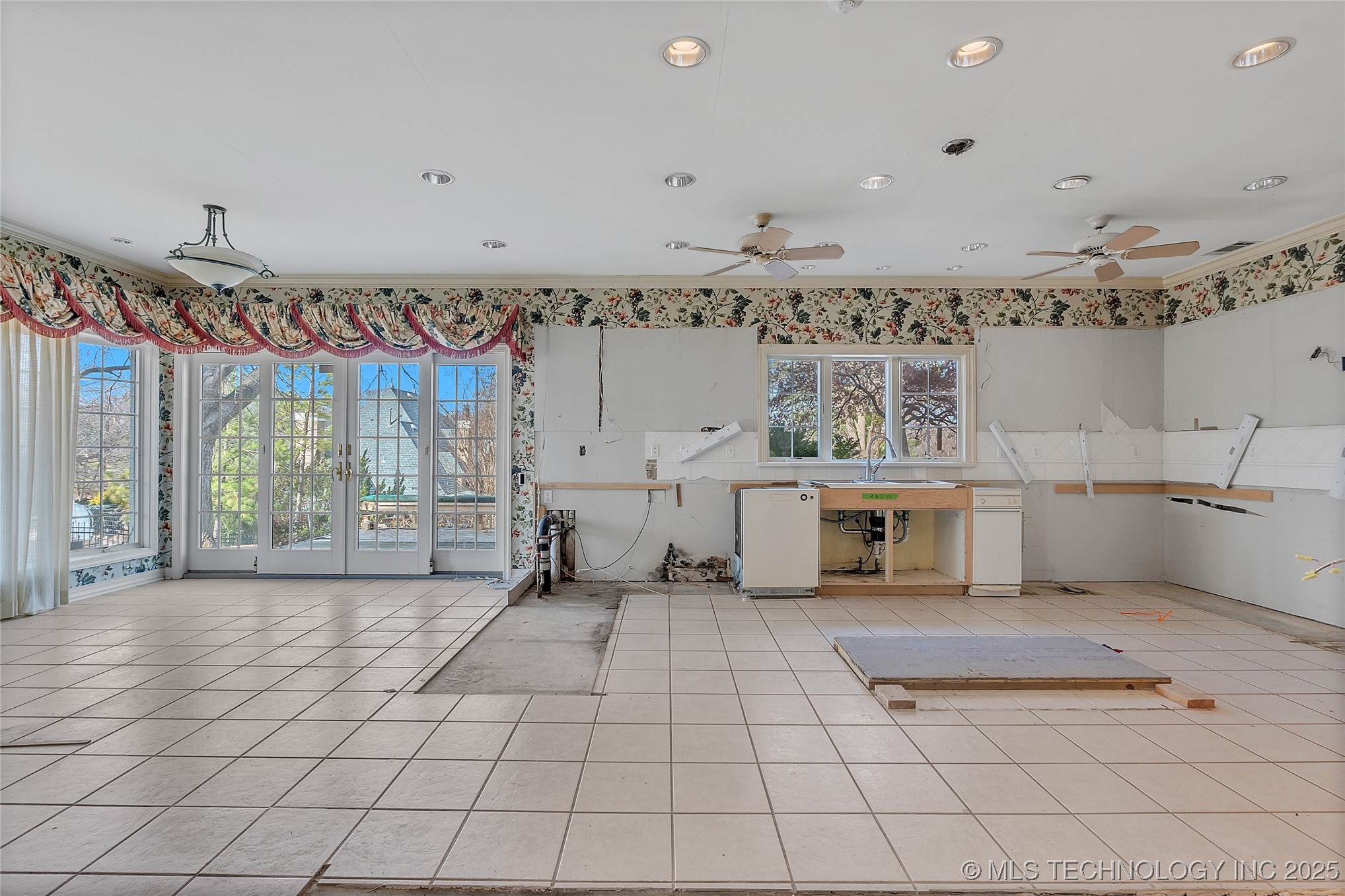 4001 E 109th Street Property Photo 12