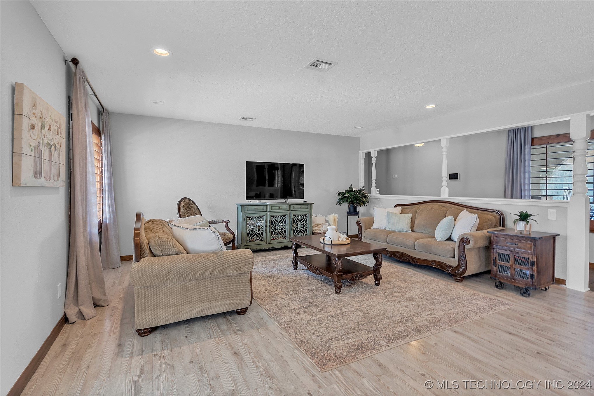 14802 E 64 Highway S Property Photo 8