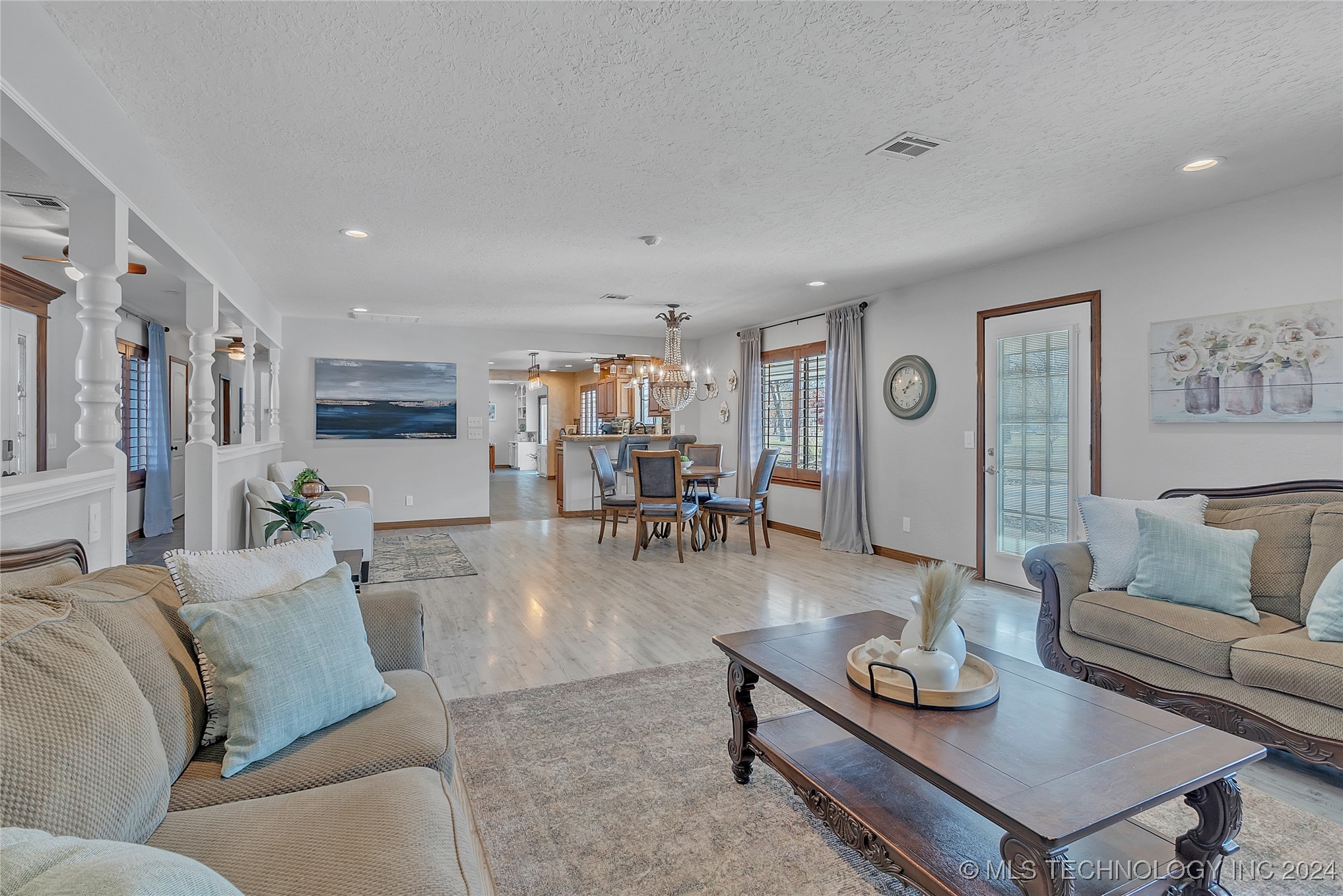 14802 E 64 Highway S Property Photo 9