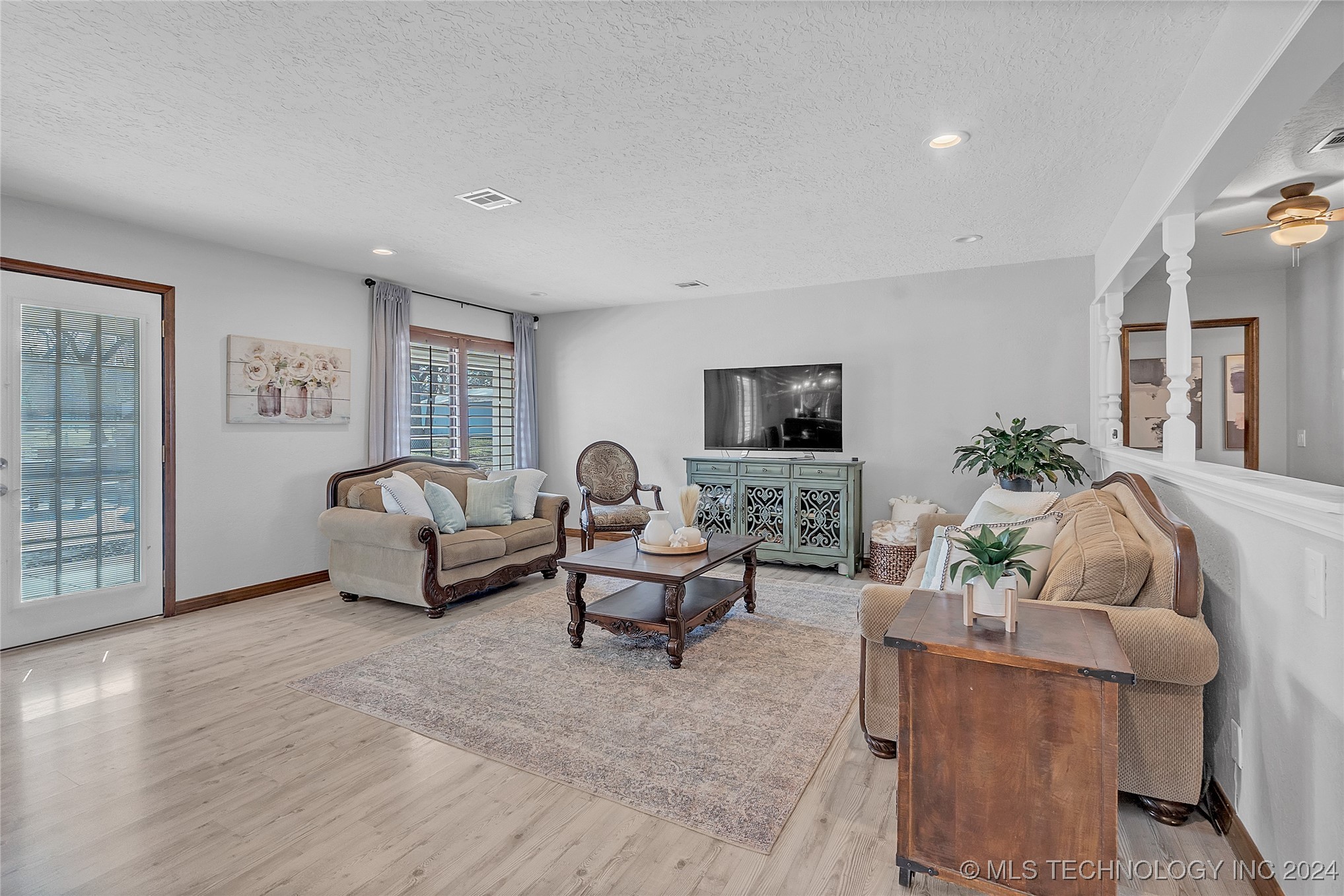 14802 E 64 Highway S Property Photo 11